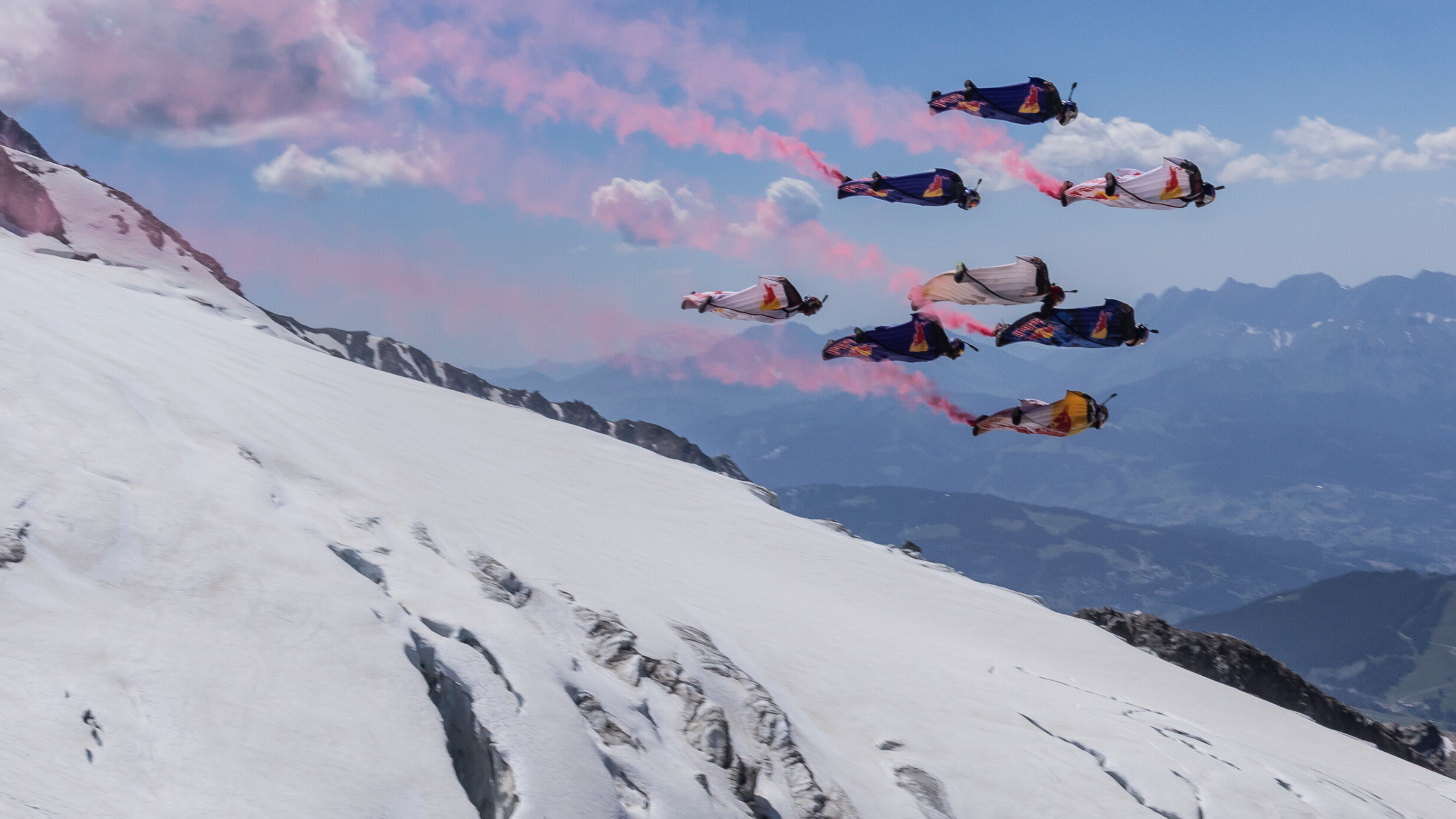 Los ocho pilotos que volaron sobre el Mont Blanc