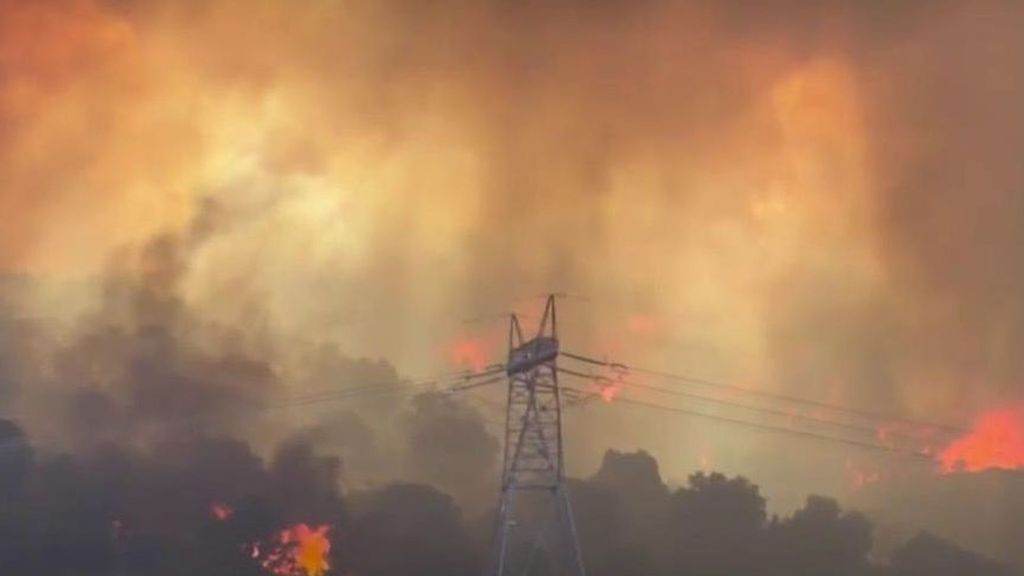 El fuego de Navas de San Antonio, en Segovia, obliga a evacuar Los Ángeles de San Rafael y Vegas de Matute