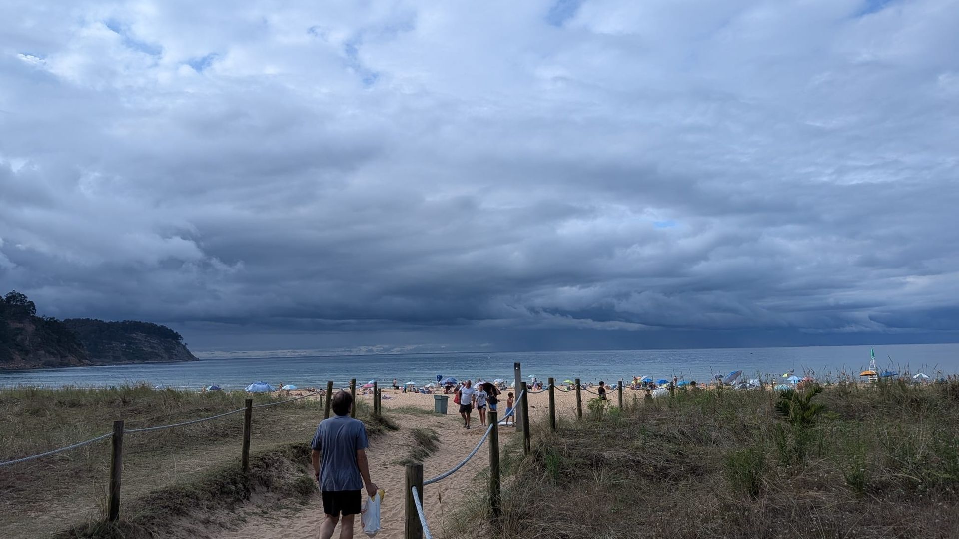 AEMET actualiza pronóstico del eclipse: nubes en norte y este, chubascos en montañas y más de 40ºC en sur peninsular AEMET actualiza pronóstico del eclipse: nubes en norte y este, chubascos en montañas y más de 40ºC en sur peninsular