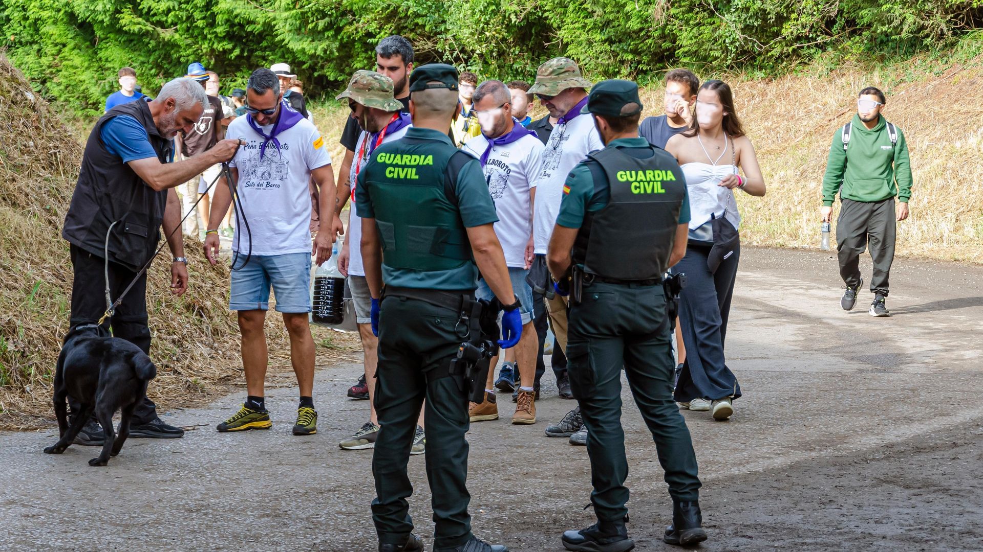 Agentes de la Guardia Civil han participado en el rescate de los montañeros franceses Agentes de la Guardia Civil han participado en el rescate de los montañeros franceses