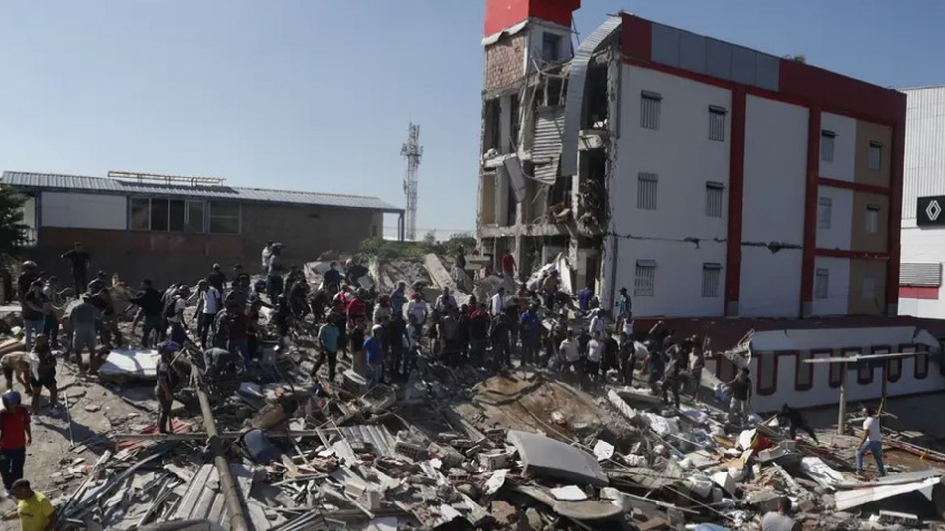 Al menos 20 edificios colapsados en Cali, sede de la reciente investidura presidencial Al menos 20 edificios colapsados en Cali, sede de la reciente investidura presidencial