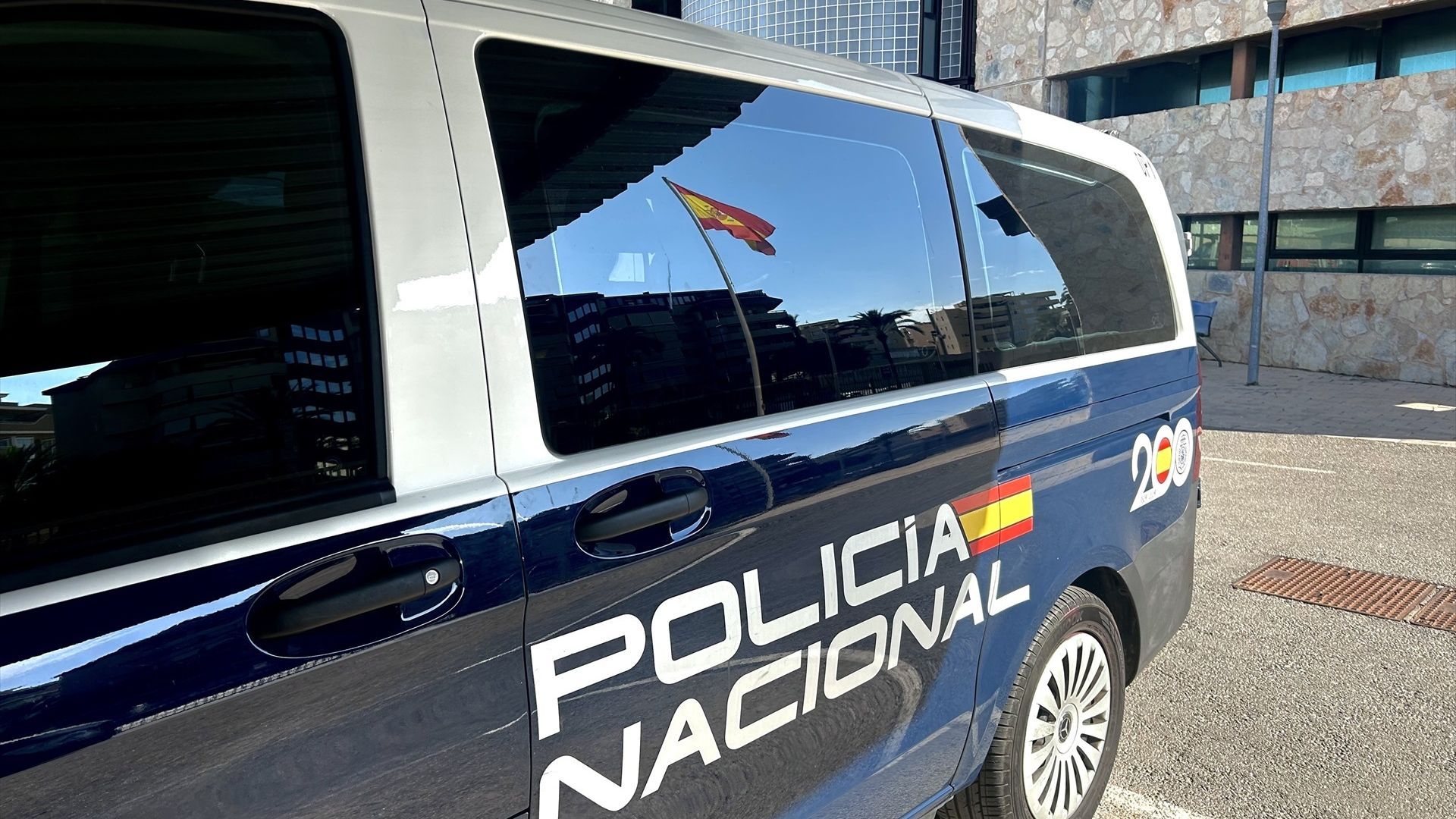Cuatro detenidos en Totana, Murcia, por la presunta adopción ilegal de una niña de dos años Cuatro detenidos en Totana, Murcia, por la presunta adopción ilegal de una niña de dos años