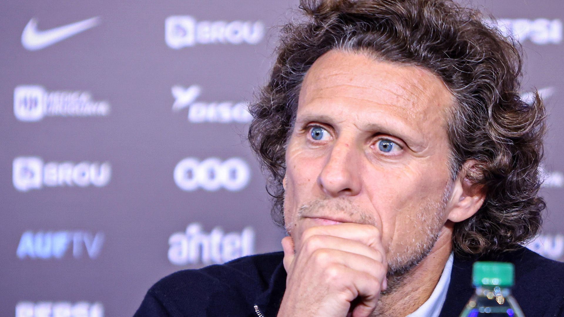 Diego Forlán, en rueda de prensa con Uruguay Diego Forlán, en rueda de prensa con Uruguay