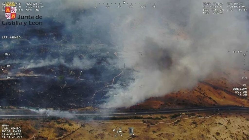 El fuego en Segovia mejora aunque los miles de vecinos permanecerán evacuados por prevención
