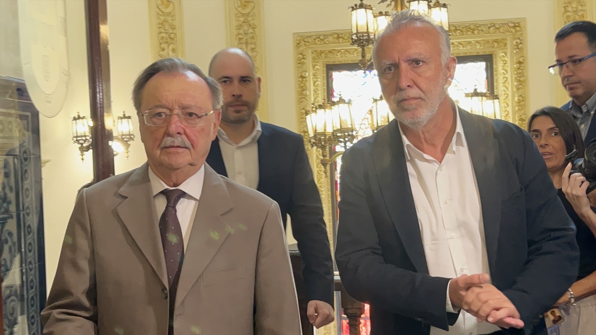 Juan Jesús Vivas pide habilitar un centro donde confinar a los migrantes que están en Ceuta mientras se tramita su expulsión Juan Jesús Vivas pide habilitar un centro donde confinar a los migrantes que están en Ceuta mientras se tramita su expulsión