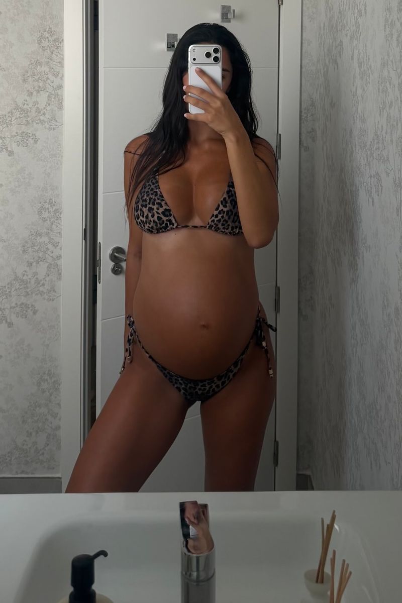 La foto que ha utilizado Claudia para contar que le ha salido la línea alba