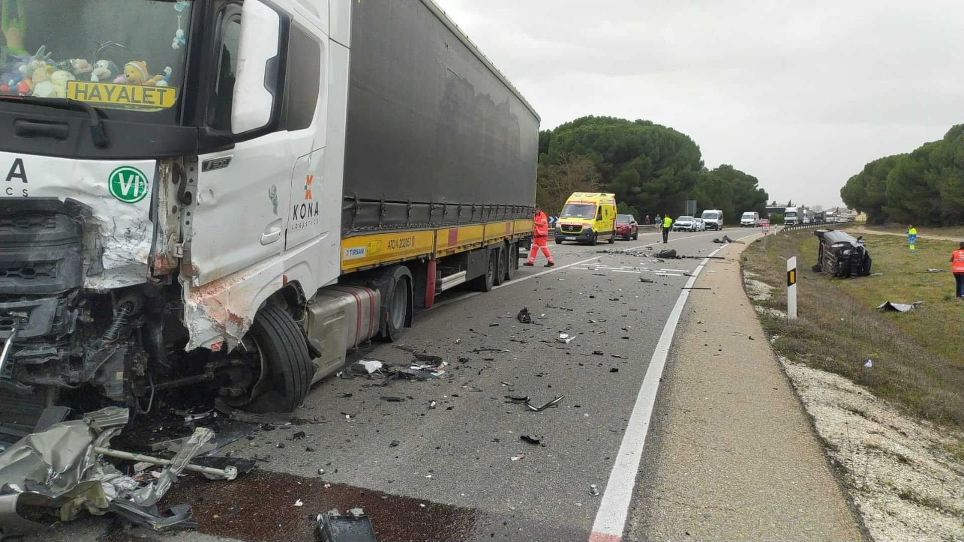 Muere un conductor de 31 años en una colisión entre un turismo y un camión en la N-122 en Sardón de Duero, en Valladolid Muere un conductor de 31 años en una colisión entre un turismo y un camión en la N-122 en Sardón de Duero, en Valladolid
