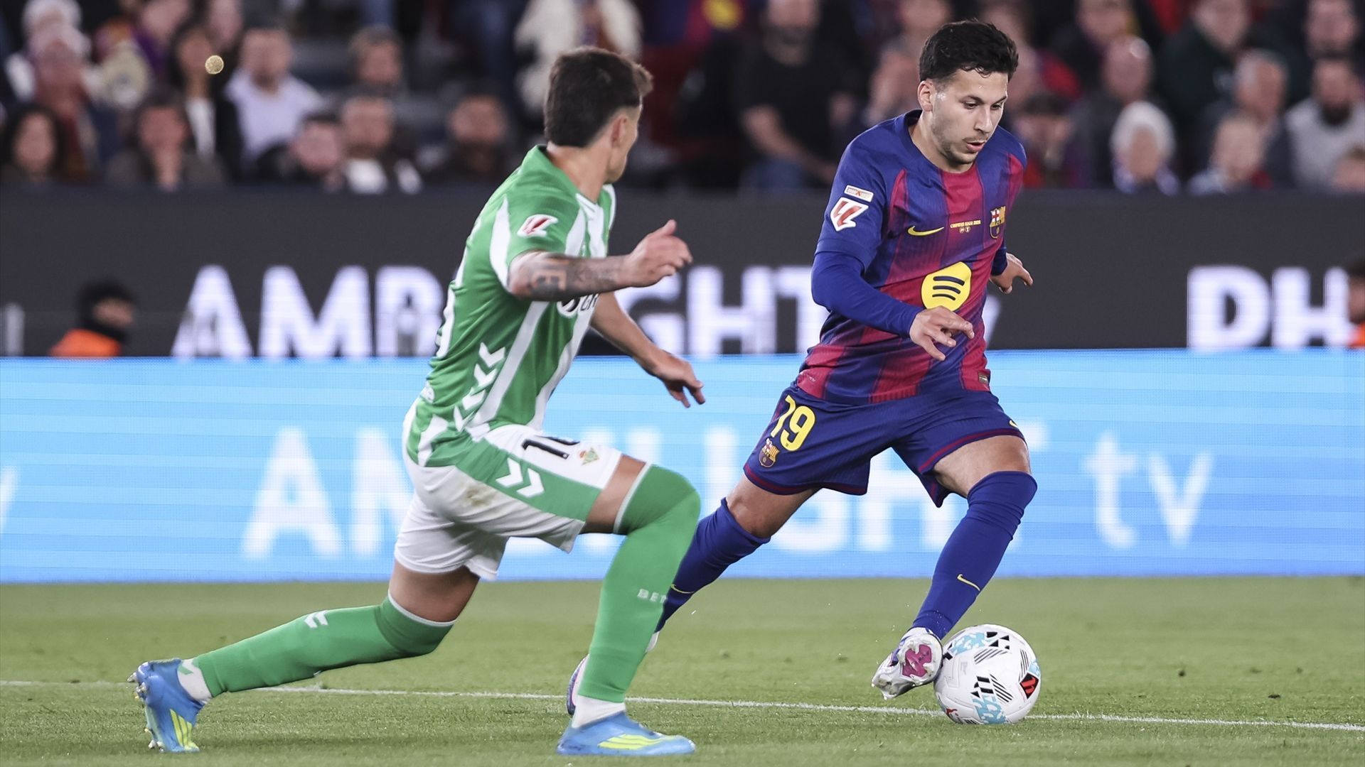 Roony Bardghji durante un partido del FC Barcelona
