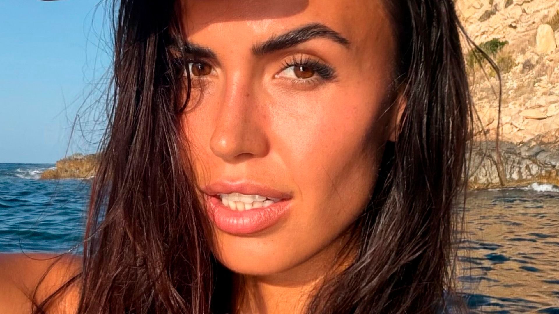 Sofía Suescun se hace el dermaplaning en casa Sofía Suescun se hace el dermaplaning en casa