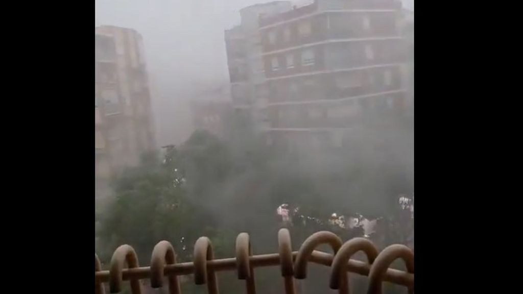 Las imágenes de los reventones térmicos en Alicante: tormentas de granizo y viento de más de 100 km/h