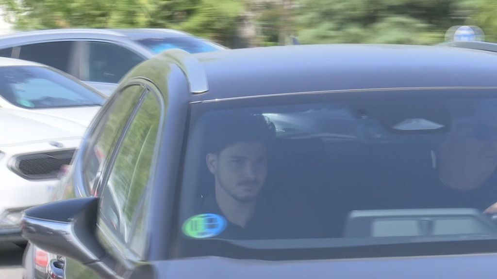 Así ha sido la llegada de Julián Álvarez con su agente a Majadahonda