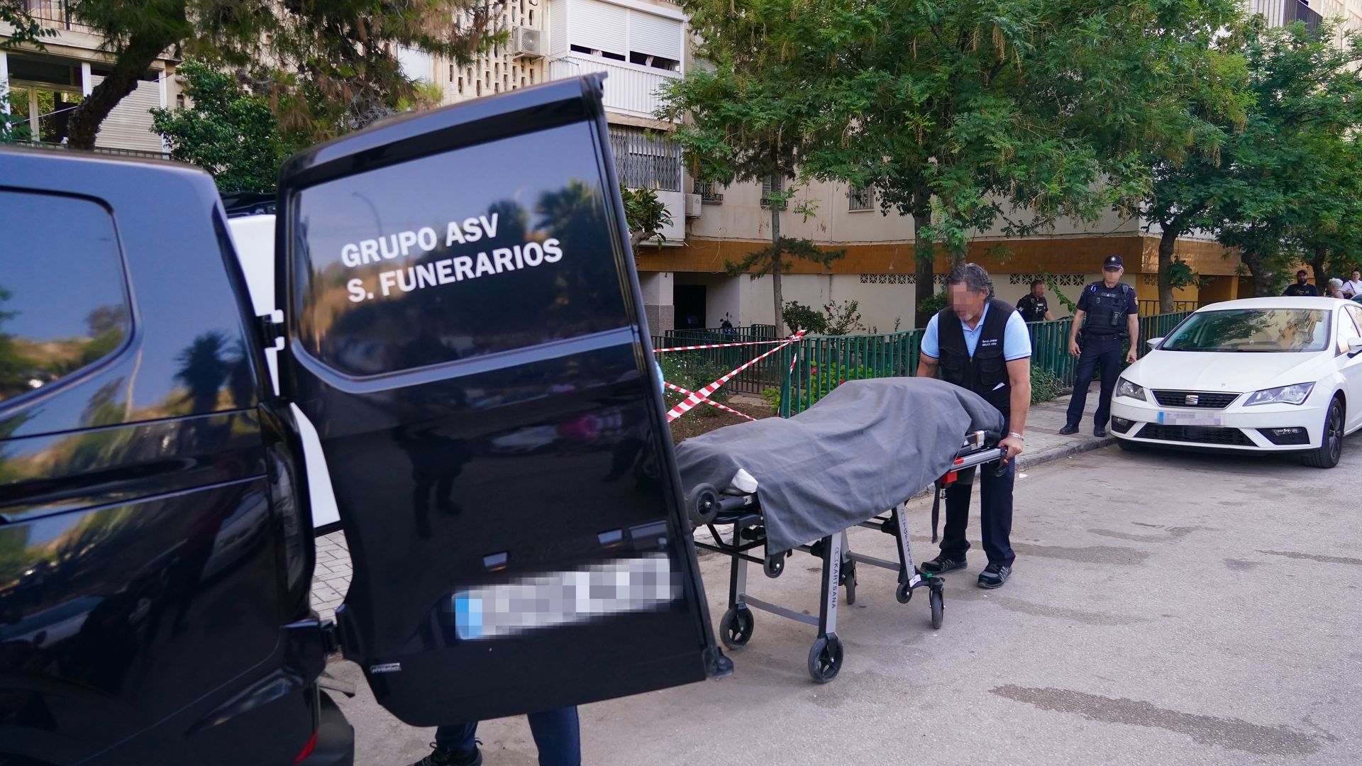 Detienen a una mujer que ordenó la muerte de un hombre en Hellín: aparecieron en patinete y le dieron dos golpes mortales Detienen a una mujer que ordenó la muerte de un hombre en Hellín: aparecieron en patinete y le dieron dos golpes mortales