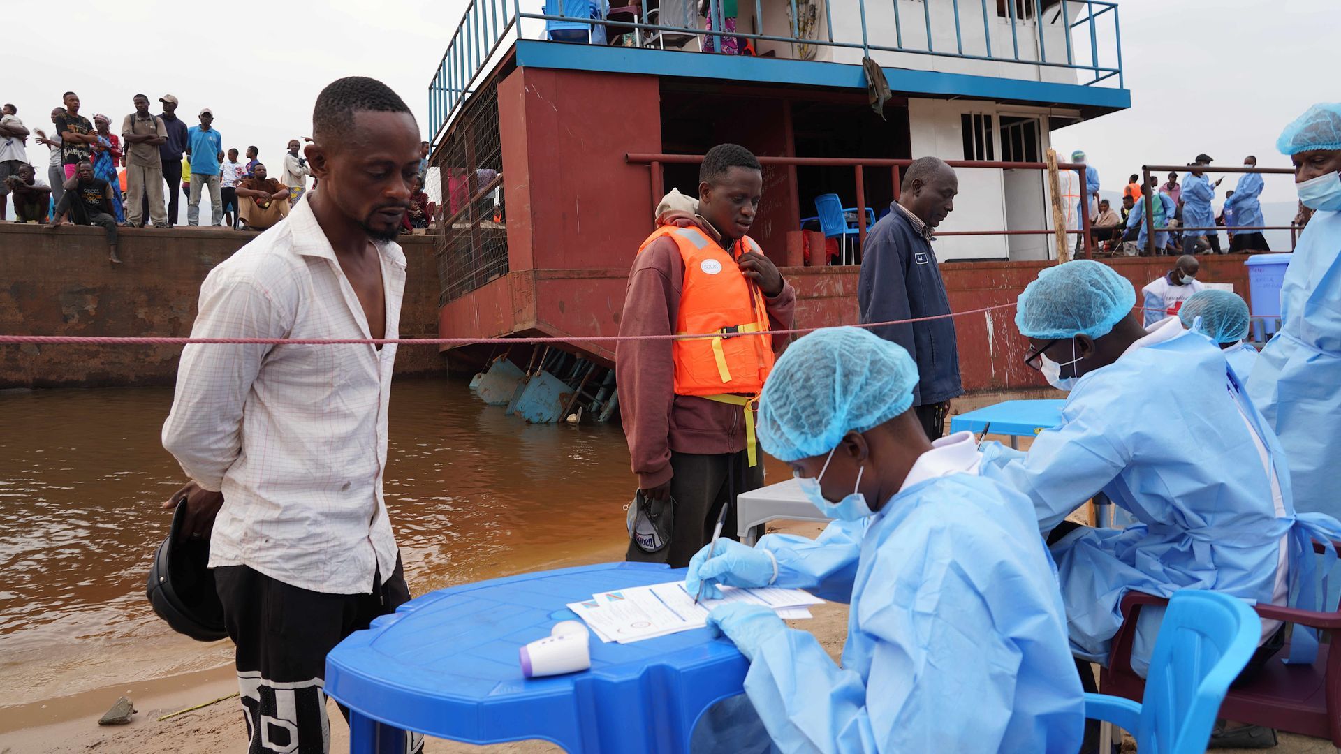 El ébola deja ya más de 2.000 muertos y 4.300 casos en República Democrática del Congo El ébola deja ya más de 2.000 muertos y 4.300 casos en República Democrática del Congo