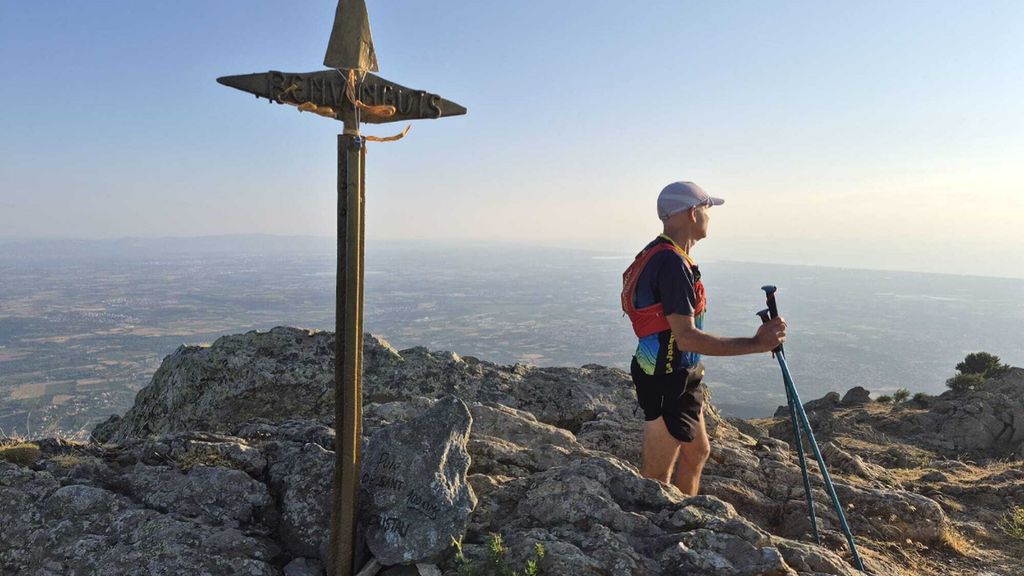 El reto de Carles Plana subir 60 veces en un año un pico de Girona por esclerosis múltiple