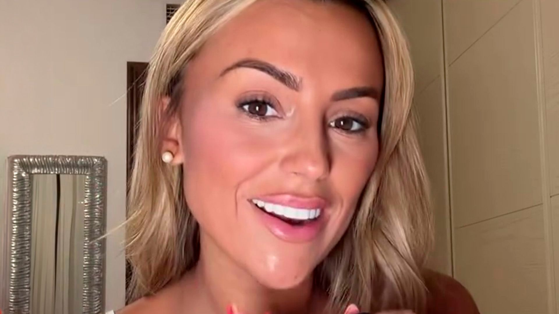 María Aguilar hace un ‘haul’ de sus increíbles regalos de cumpleaños