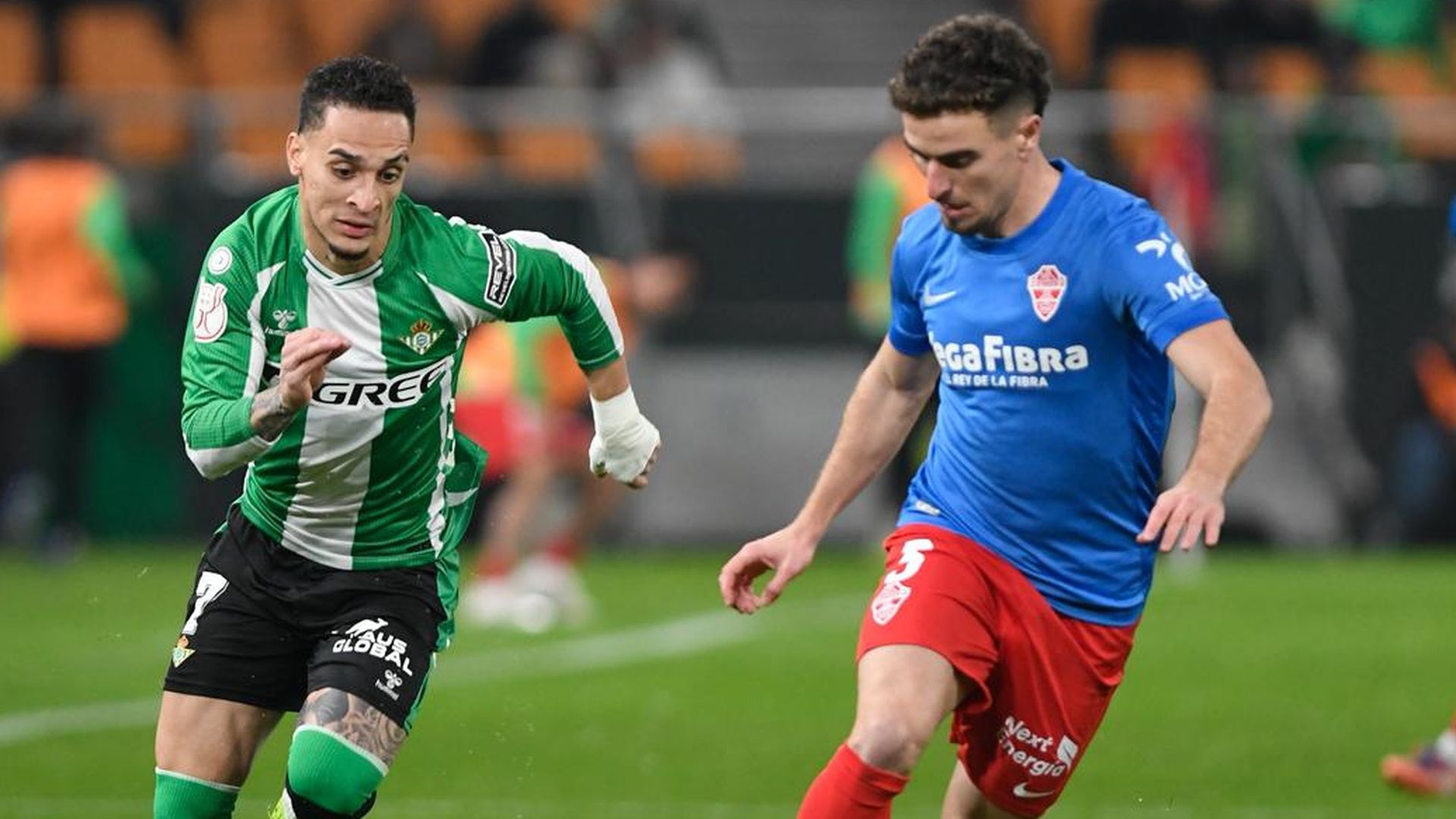Antony y Pedrosa, en el Betis-Elche de Copa