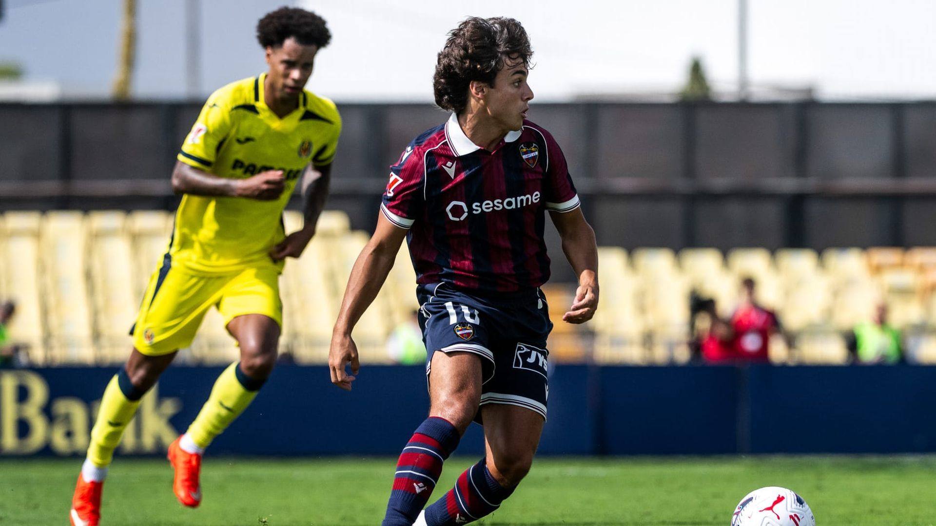 Carlos Álvarez durante un partido del Levante en la pretemporada