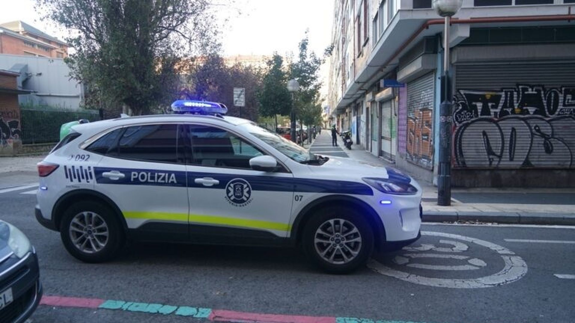 Detenido un hombre de 65 años por agredir a su hijo en Vitoria: el joven tenía marcas de golpes Detenido un hombre de 65 años por agredir a su hijo en Vitoria: el joven tenía marcas de golpes