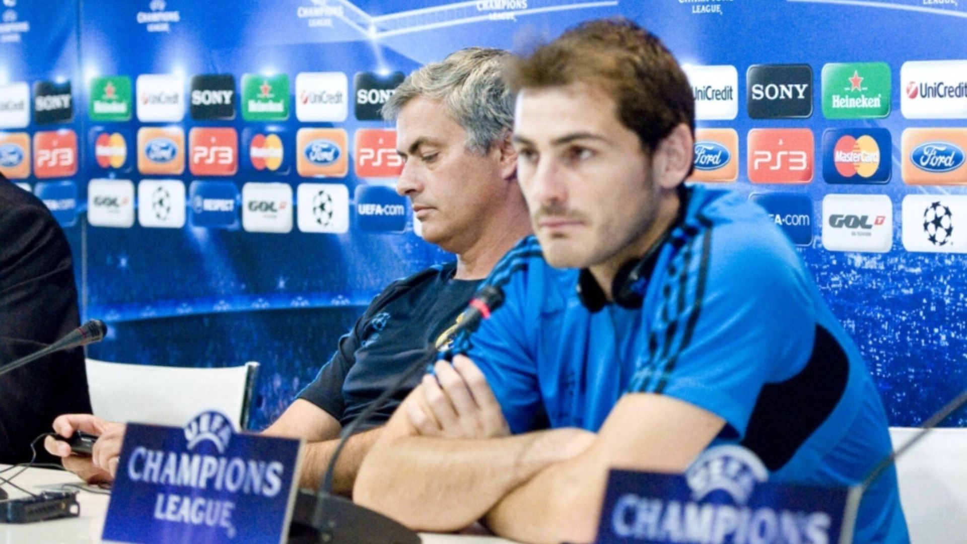 José Mourinho e Iker Casillas en una rueda de prensa
