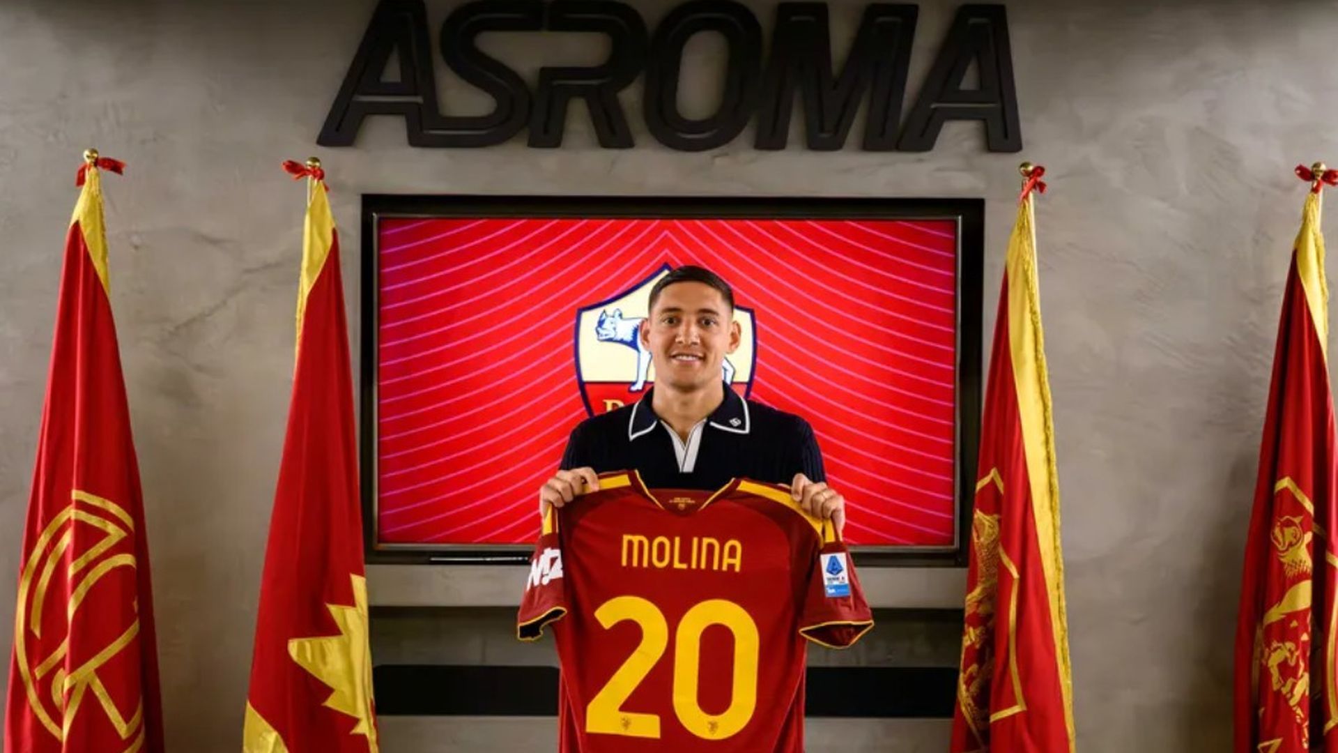 Nahuel Molina en su nuevo club