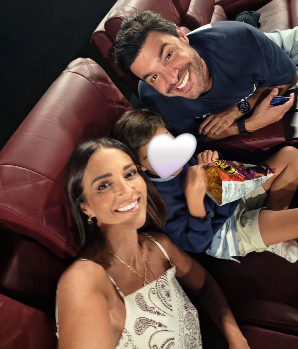 Paula Echevarría, su hijo y Miguel Torres en el post de Instagram