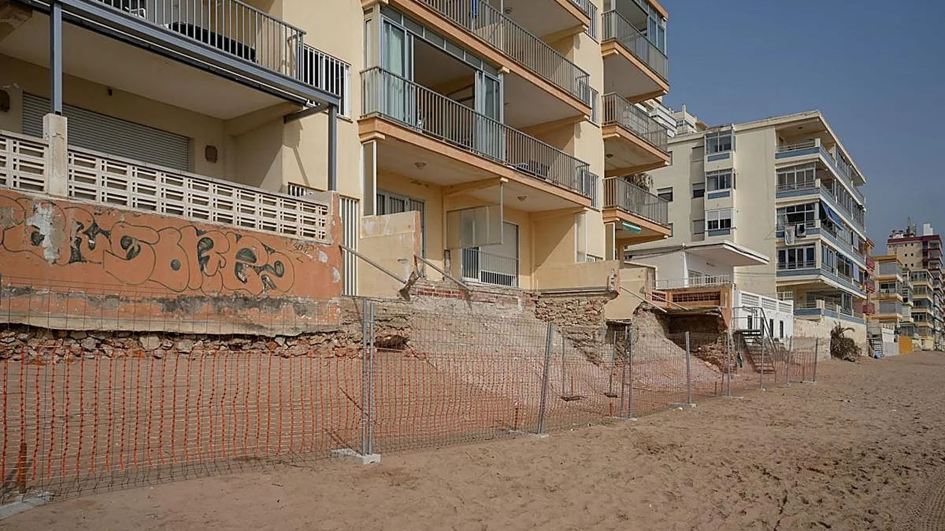 Zona desalojada de la playa de Tavernes Zona desalojada de la playa de Tavernes
