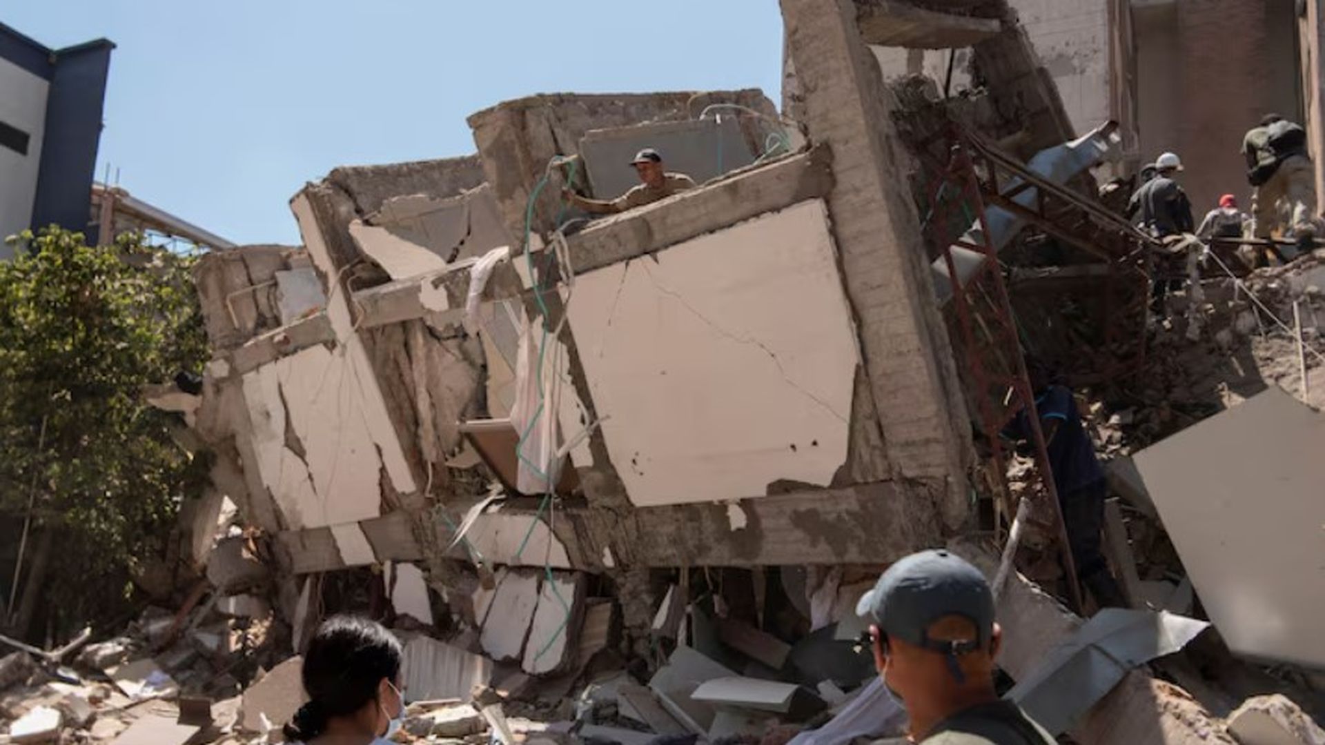 Aaumentan los muertos por el terremoto en Colombia Aaumentan los muertos por el terremoto en Colombia
