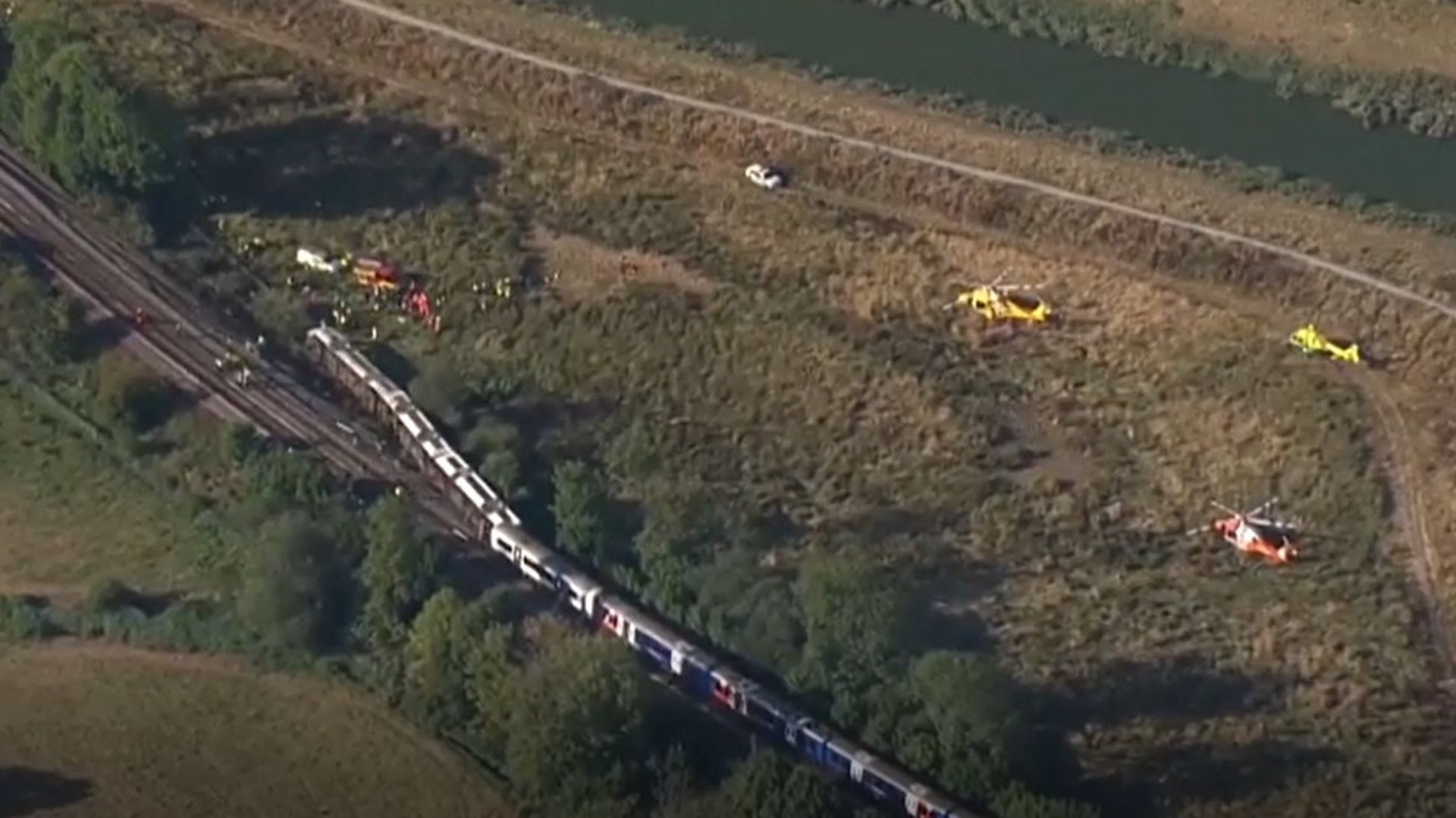 Al menos once heridos, dos de ellos graves, tras decarrilar un tren en el sur de Reino Unido