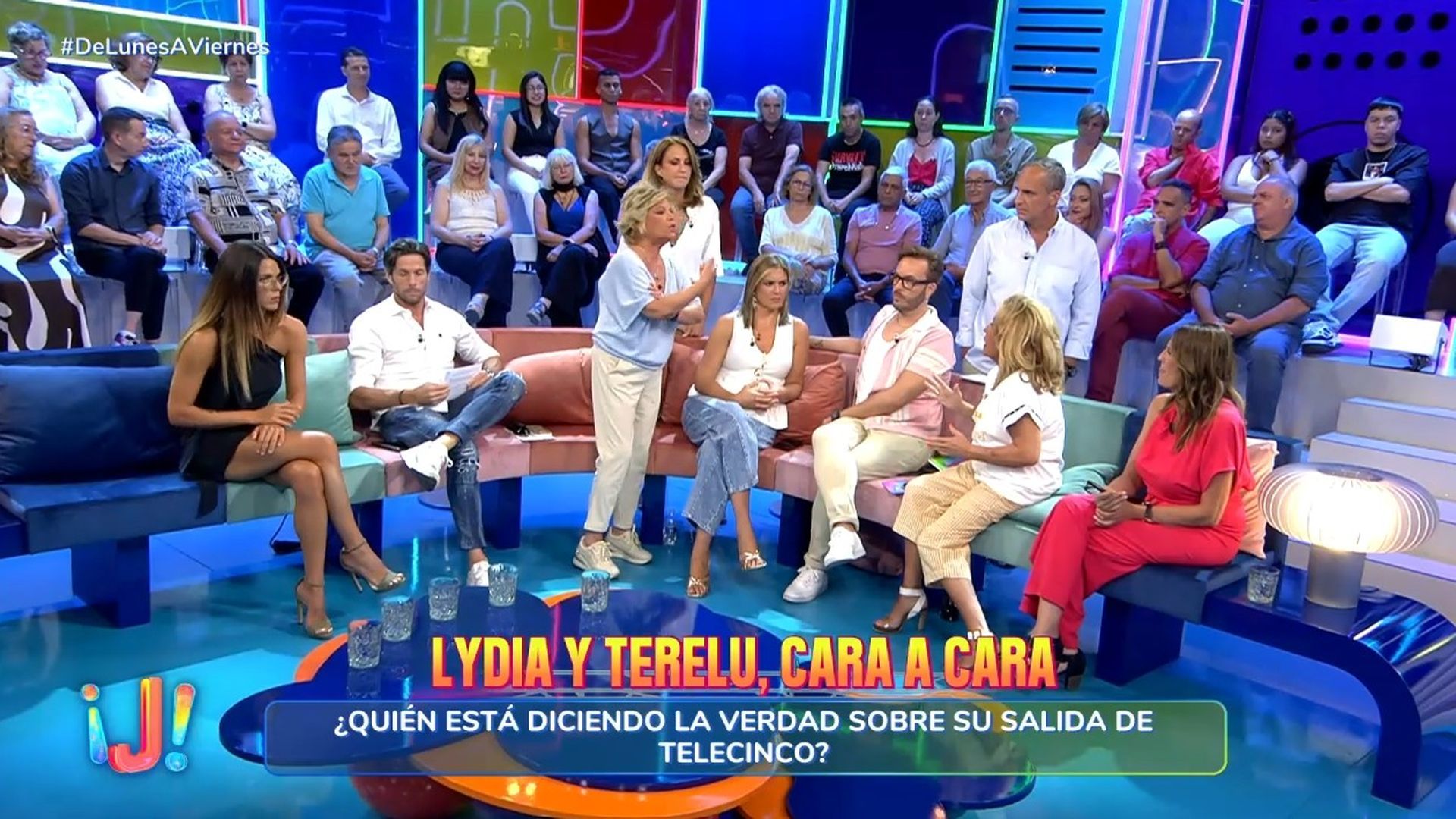 Crece la tensión como nunca entre Lydia Lozano y Terelu Campos, con Rosa Benito de por medio: "Yo también me fui con la cabeza bien alta" Crece la tensión como nunca entre Lydia Lozano y Terelu Campos, con Rosa Benito de por medio: "Yo también me fui con la cabeza bien alta"