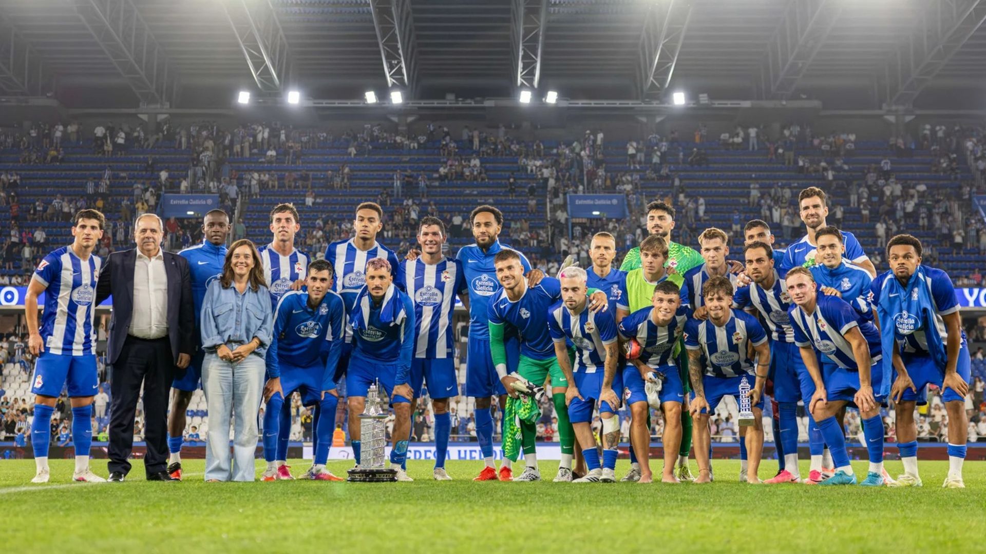 El equipo herculino posa tras el Teresa Herrera 2026 El equipo herculino posa tras el Teresa Herrera 2026