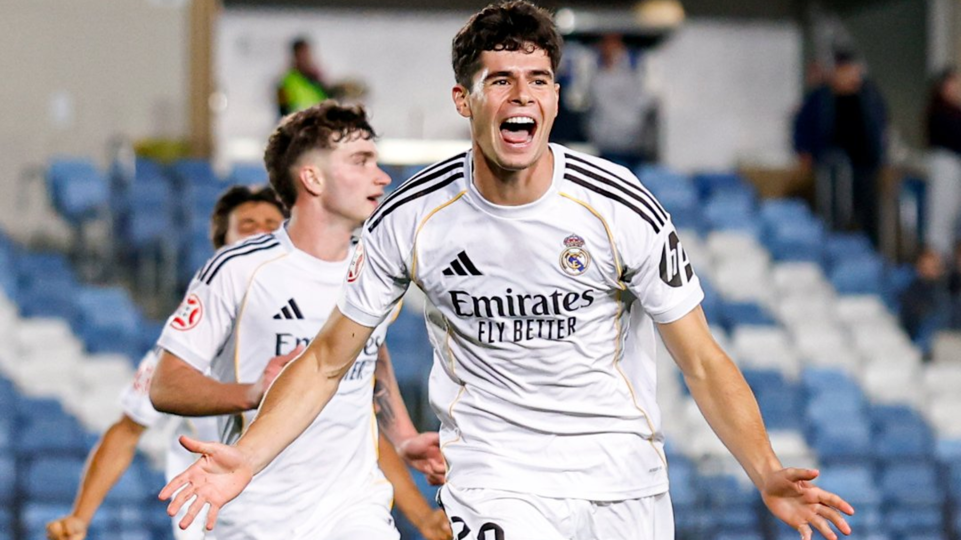 Jacobo Ortega celebra un gol con el Real Madrid