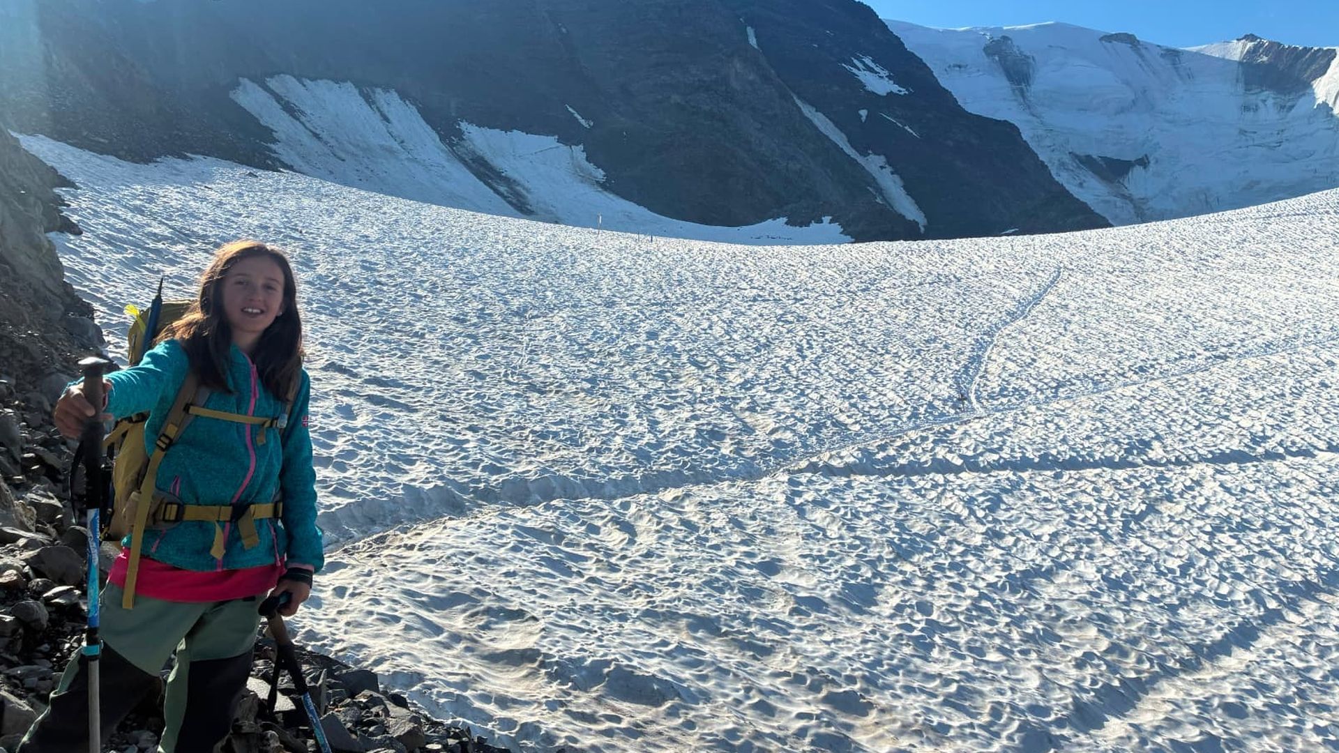 Júlia Nadal, de 10 años, ha coronado el Mont Blanc