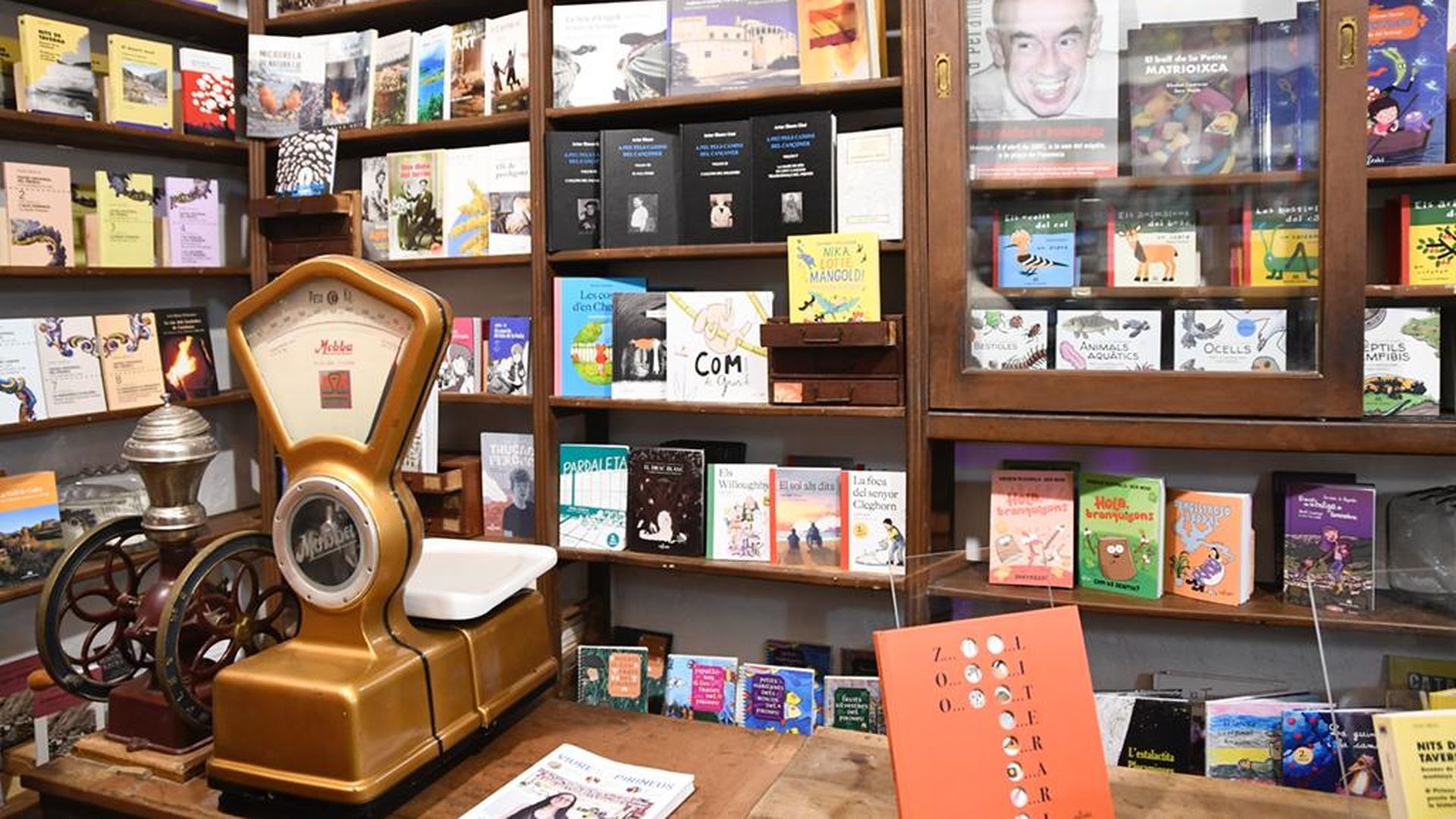 La librería Casa Rotxé conserva el espíritu de la centenaria tienda La librería Casa Rotxé conserva el espíritu de la centenaria tienda