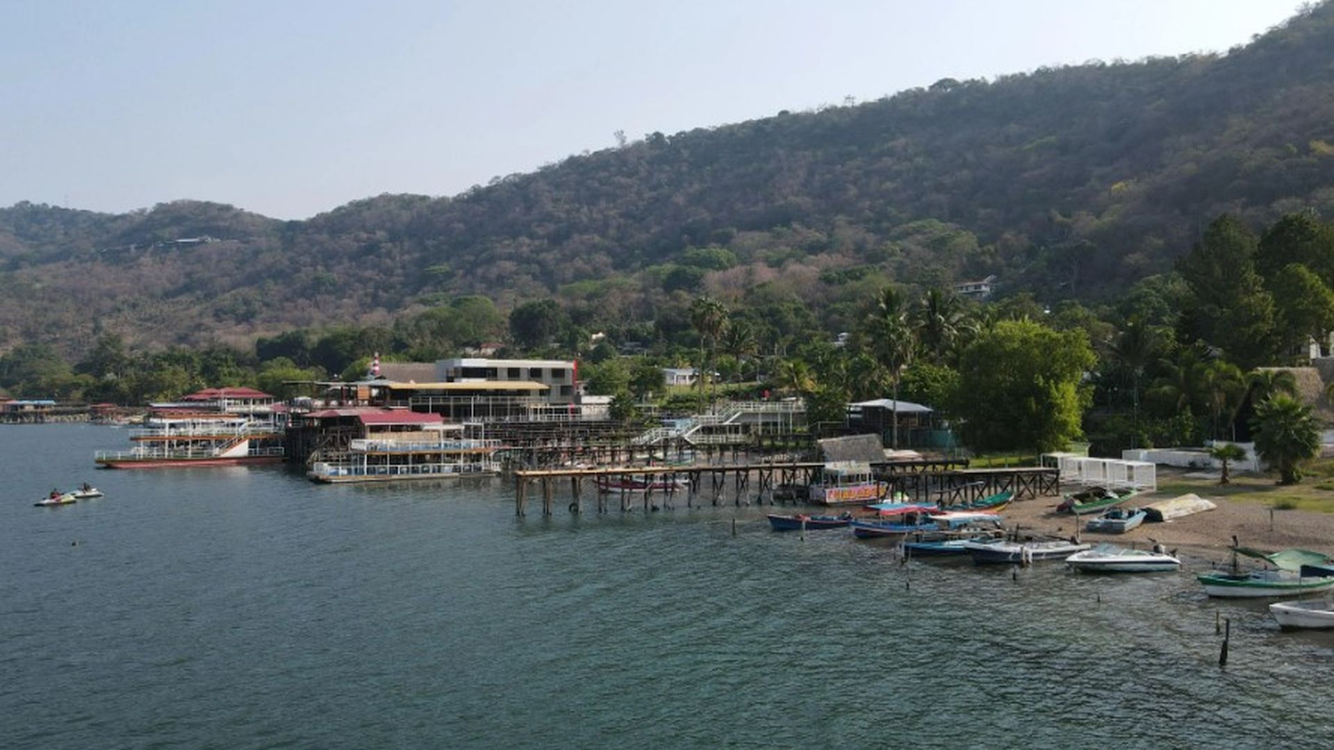 Lago de Coatepeque en El Congo, en El Salvador: lugar de origen de Rosalba, localizada en Madrid