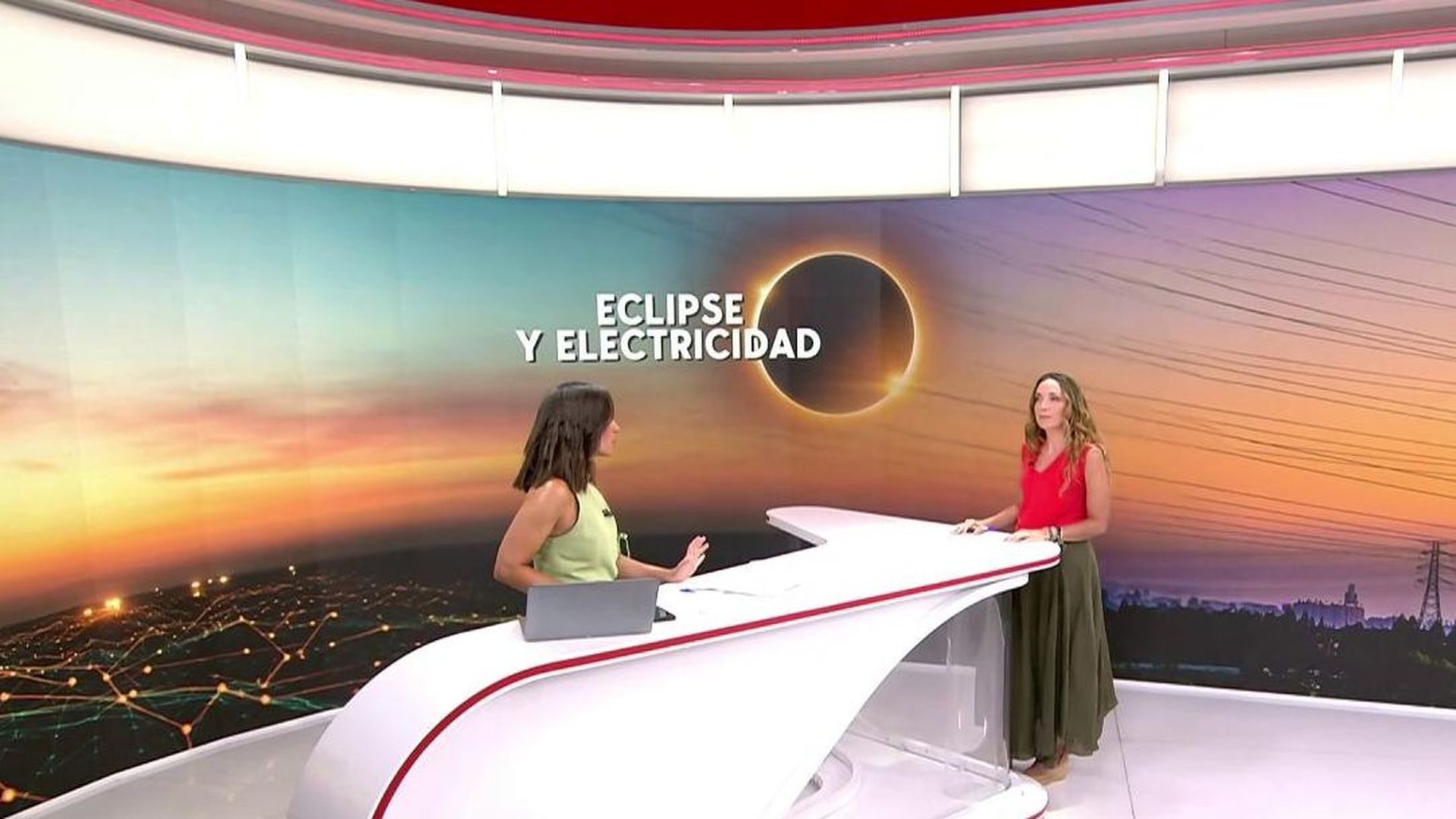 Los eclipses solares de 2027 y 2028 en España generarán más de 1.000 millones para la economía Los eclipses solares de 2027 y 2028 en España generarán más de 1.000 millones para la economía