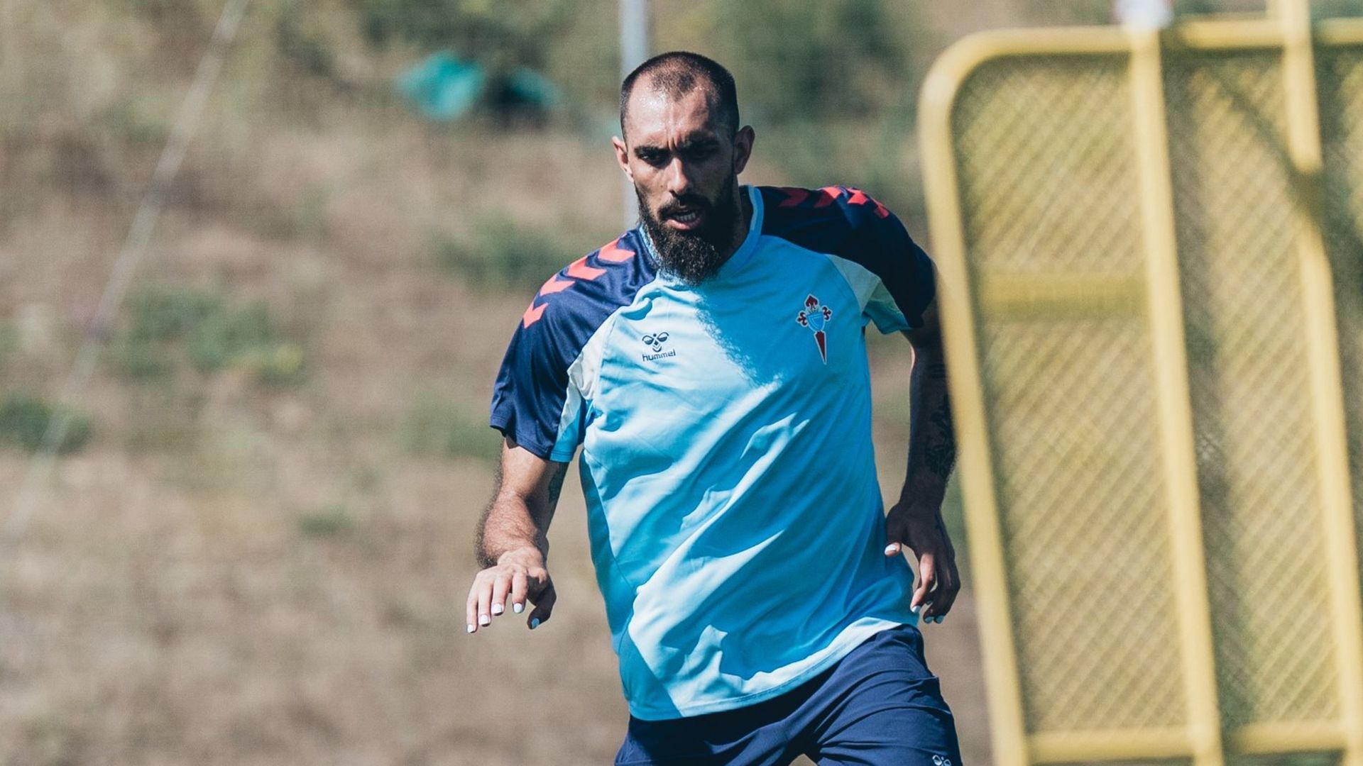 Borja Iglesias, en su regreso a los entrenamientos con el Celta Borja Iglesias, en su regreso a los entrenamientos con el Celta