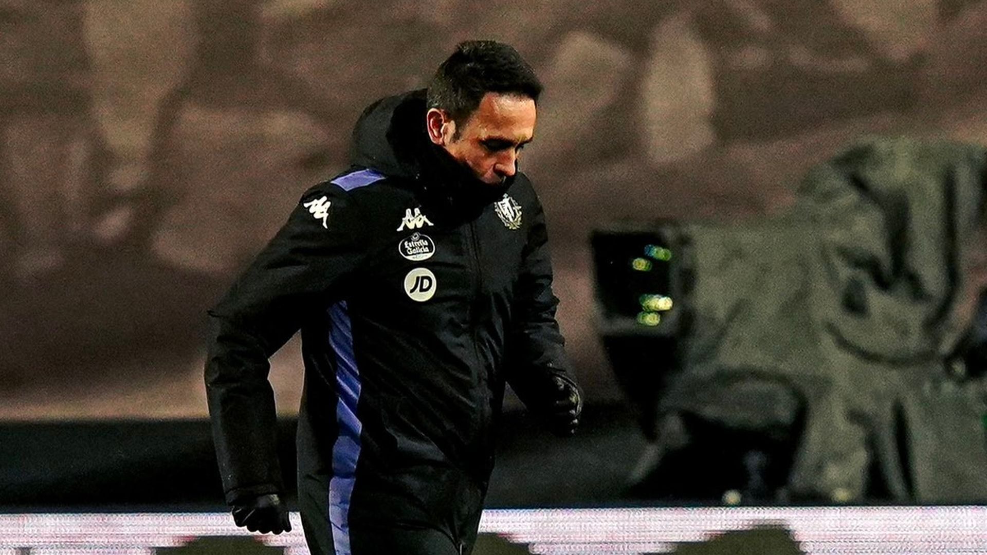 El doctor José María Lomo Garrote, durante los ejercicios de la plantilla del Valladolid