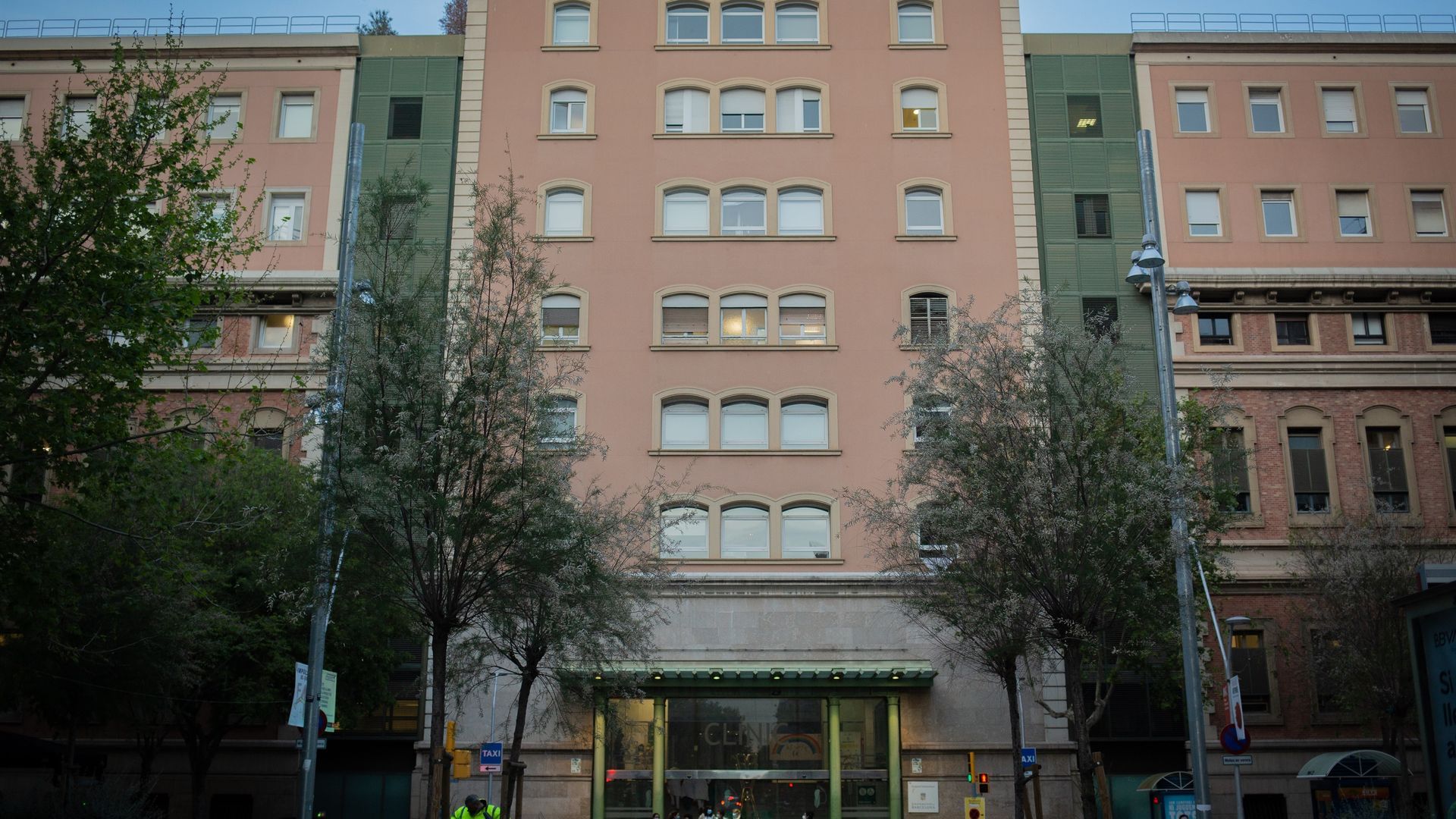 Fachada principal del Hospital Clínic de Barcelona, centro de referencia en Cataluña para el ingreso de pacientes positivos de hantavirus Andes Fachada principal del Hospital Clínic de Barcelona, centro de referencia en Cataluña para el ingreso de pacientes positivos de hantavirus Andes