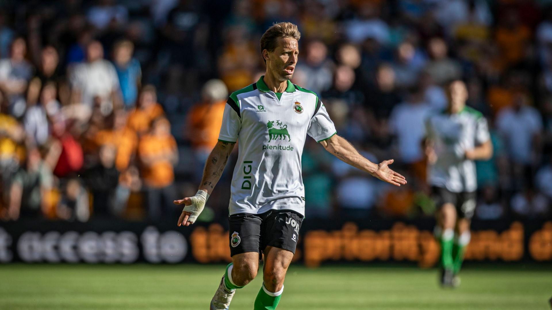 Sergio Canales, en un partido de pretemporada con el Racing