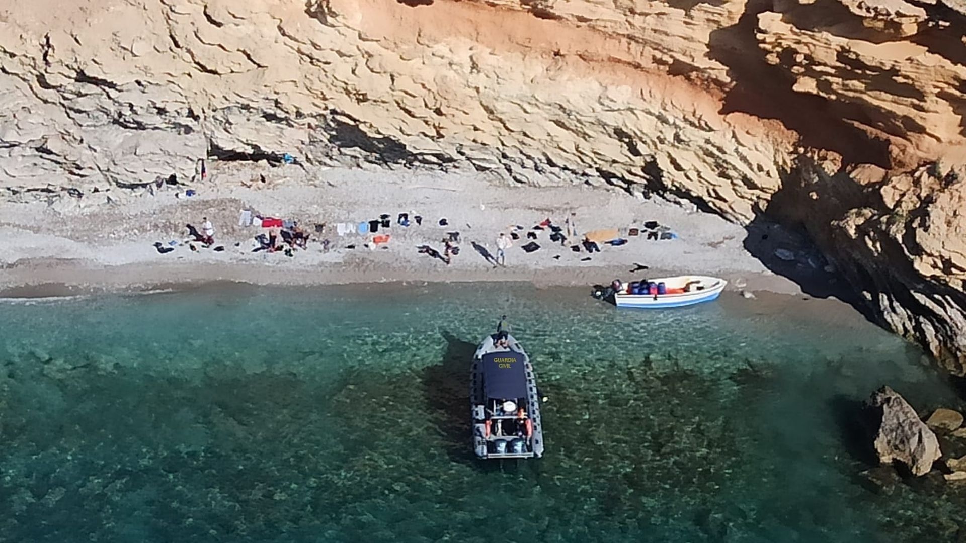 Un total de 102 migrantes arriban en Baleares en al menos cinco pateras Un total de 102 migrantes arriban en Baleares en al menos cinco pateras