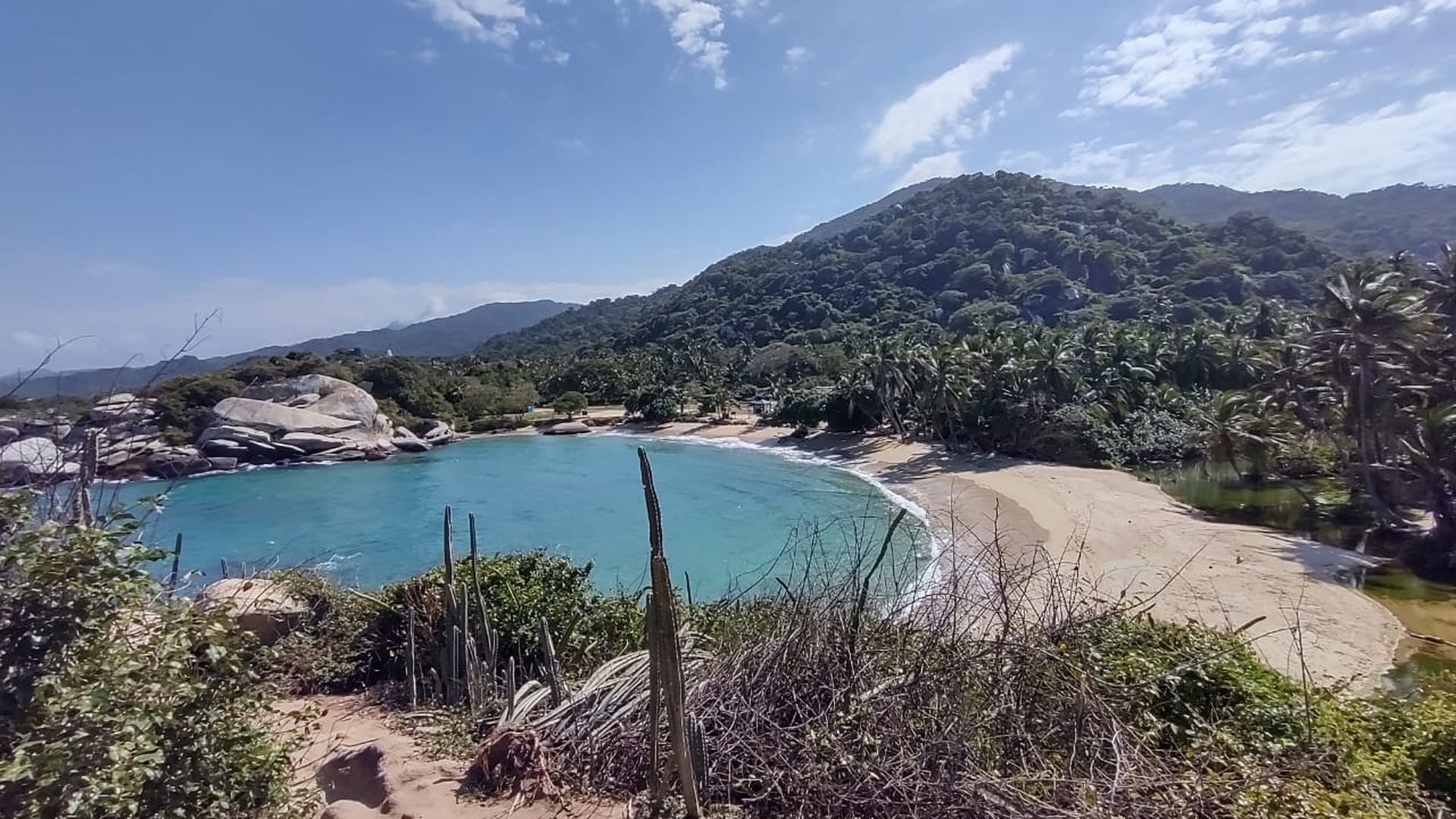 Una turista valenciana muere en un naufragio en Colombia y su familia apunta a los trabajadores de la lancha como responsables Una turista valenciana muere en un naufragio en Colombia y su familia apunta a los trabajadores de la lancha como responsables