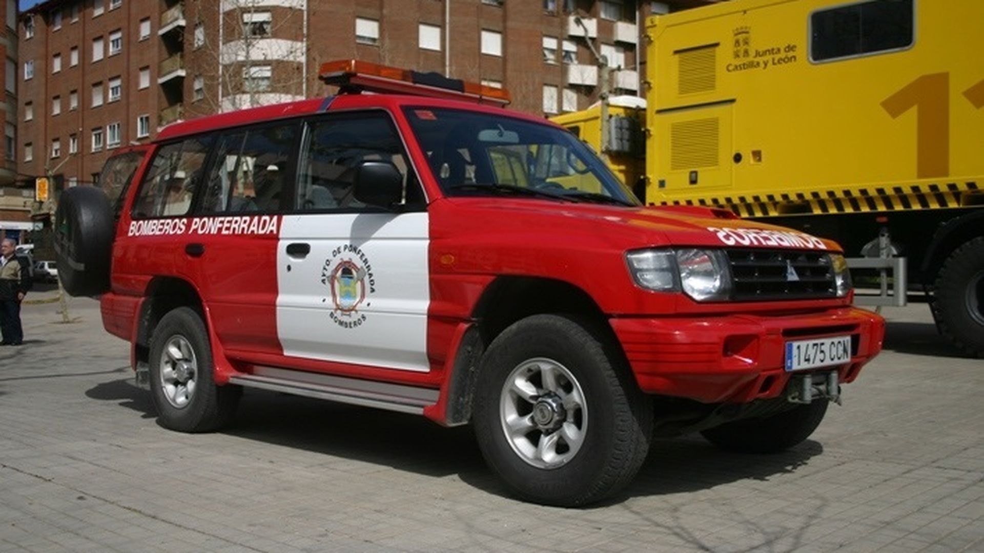 Desaparecen varias personas tras una riada en Manzanedo de Valdueza, León Desaparecen varias personas tras una riada en Manzanedo de Valdueza, León