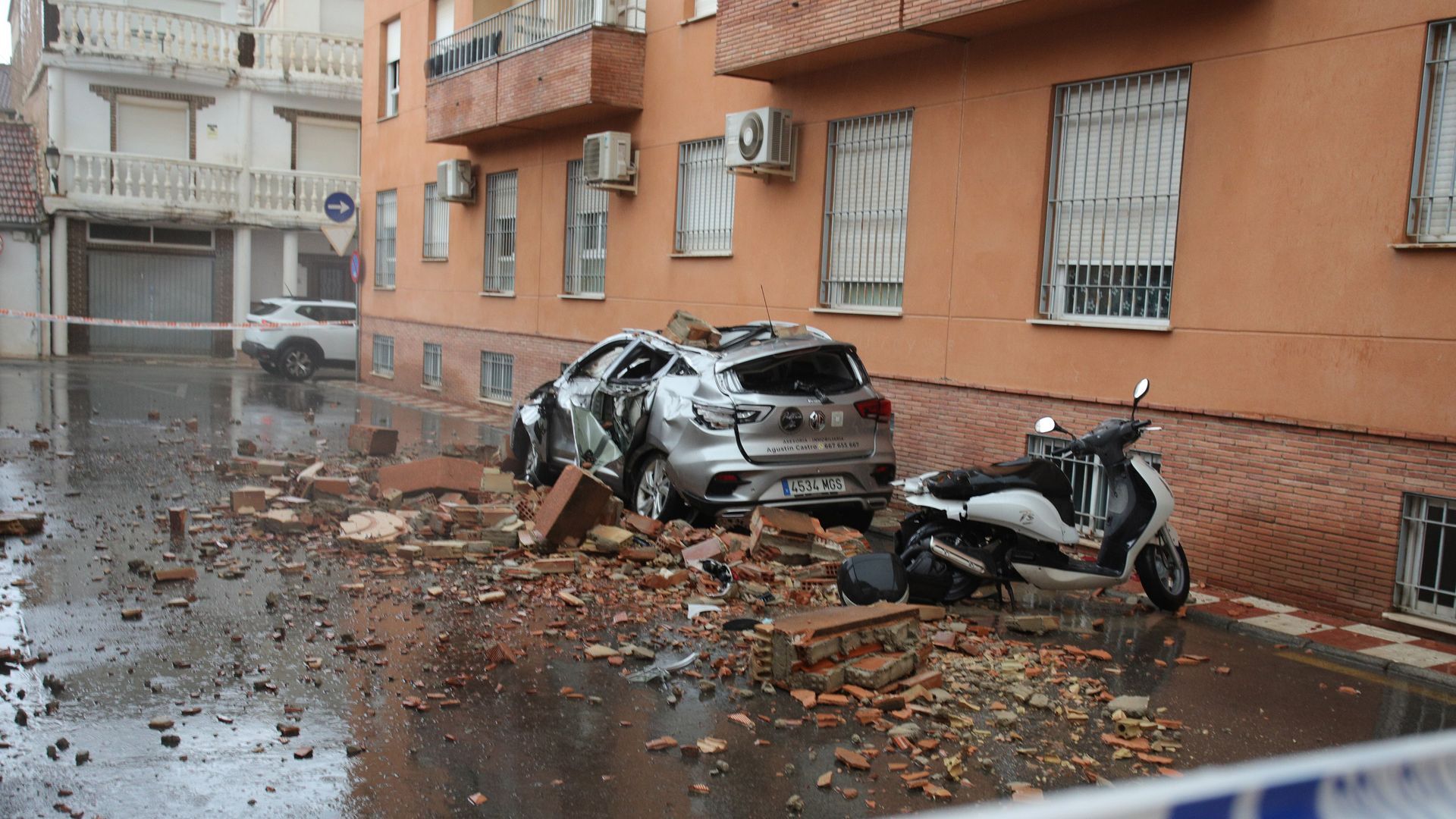 Destrozos por el terremoto registrado en Granada Destrozos por el terremoto registrado en Granada