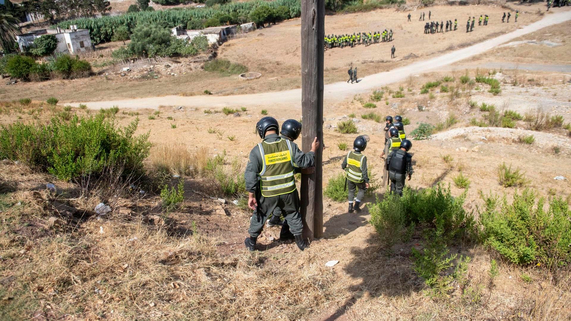 Marruecos asegura haber detenido cerca a cientos de migrantes tras frustrar varios intentos de alcanzar Ceuta
