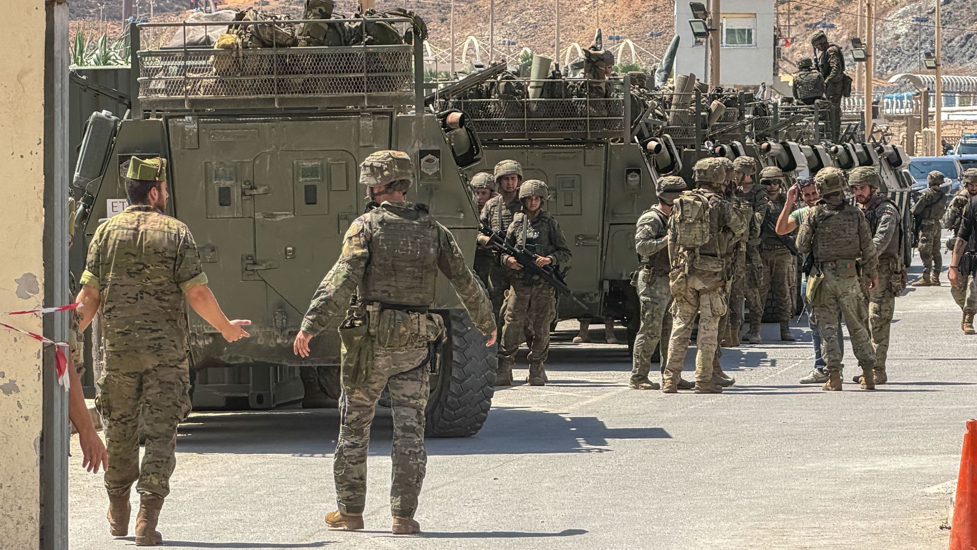 Gran despliegue policial en ambos lados de la frontera pendientes de un nuevo posible asalto