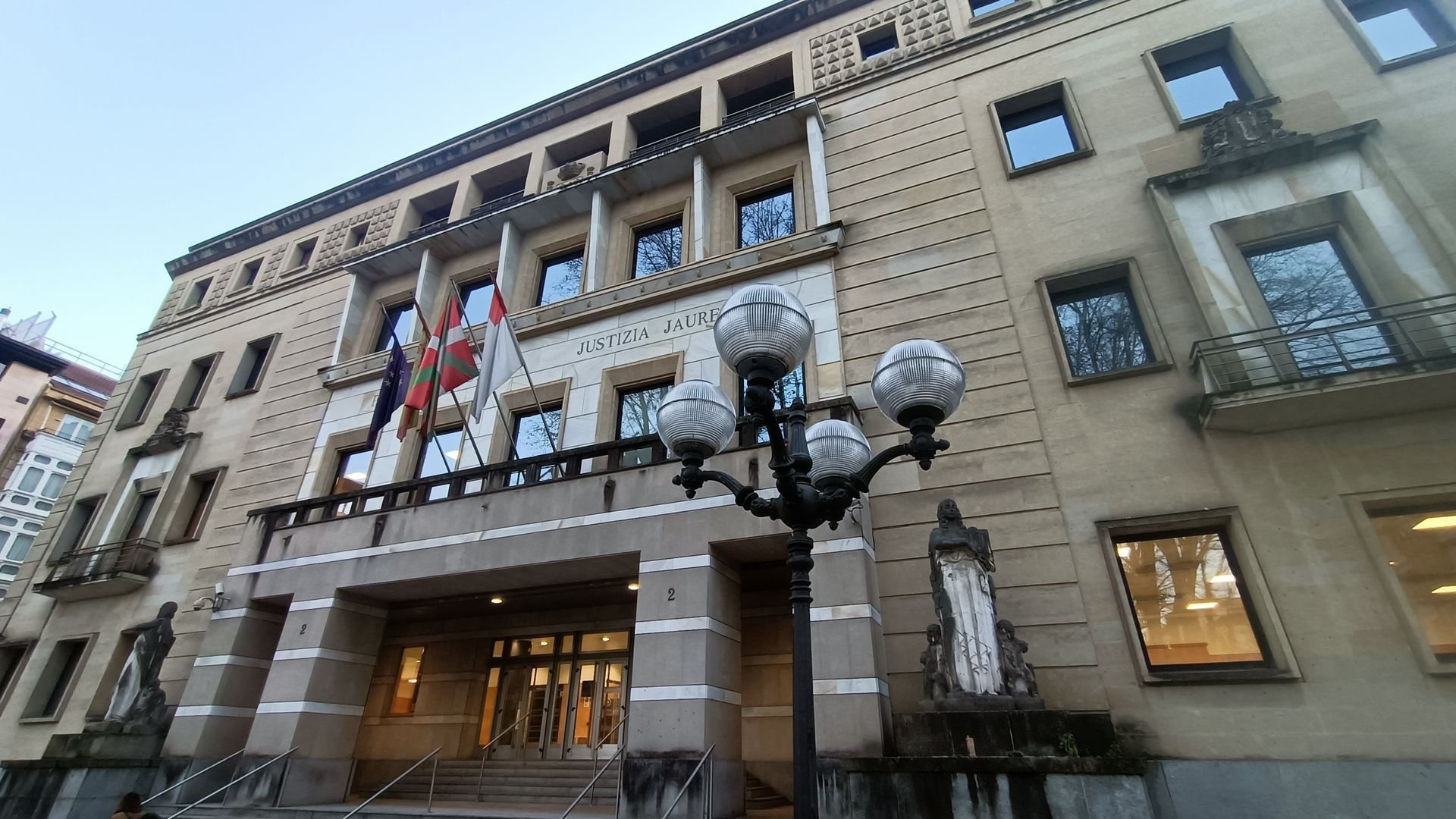 Sede del Tribunal Superior de Justicia del País Vasco Sede del Tribunal Superior de Justicia del País Vasco