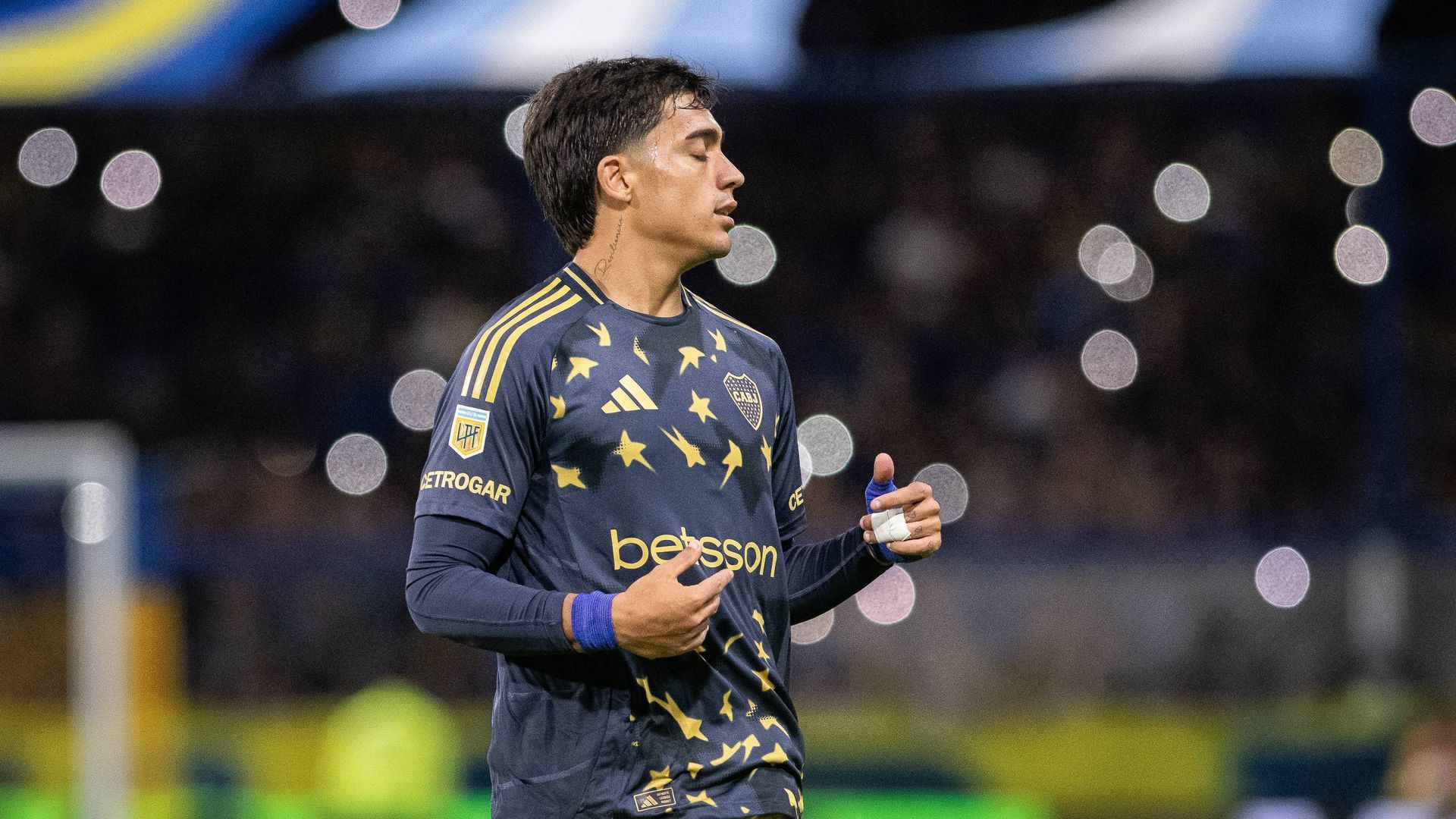 Exequiel Zeballos en un partido con Boca Exequiel Zeballos en un partido con Boca