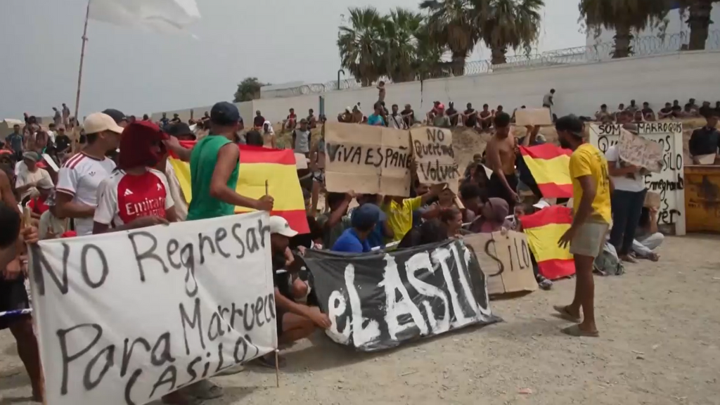 Los migrantes asentados en Ceuta se concentran para reclamar protección y asilo en España: ¿pueden gozar de esta protección?