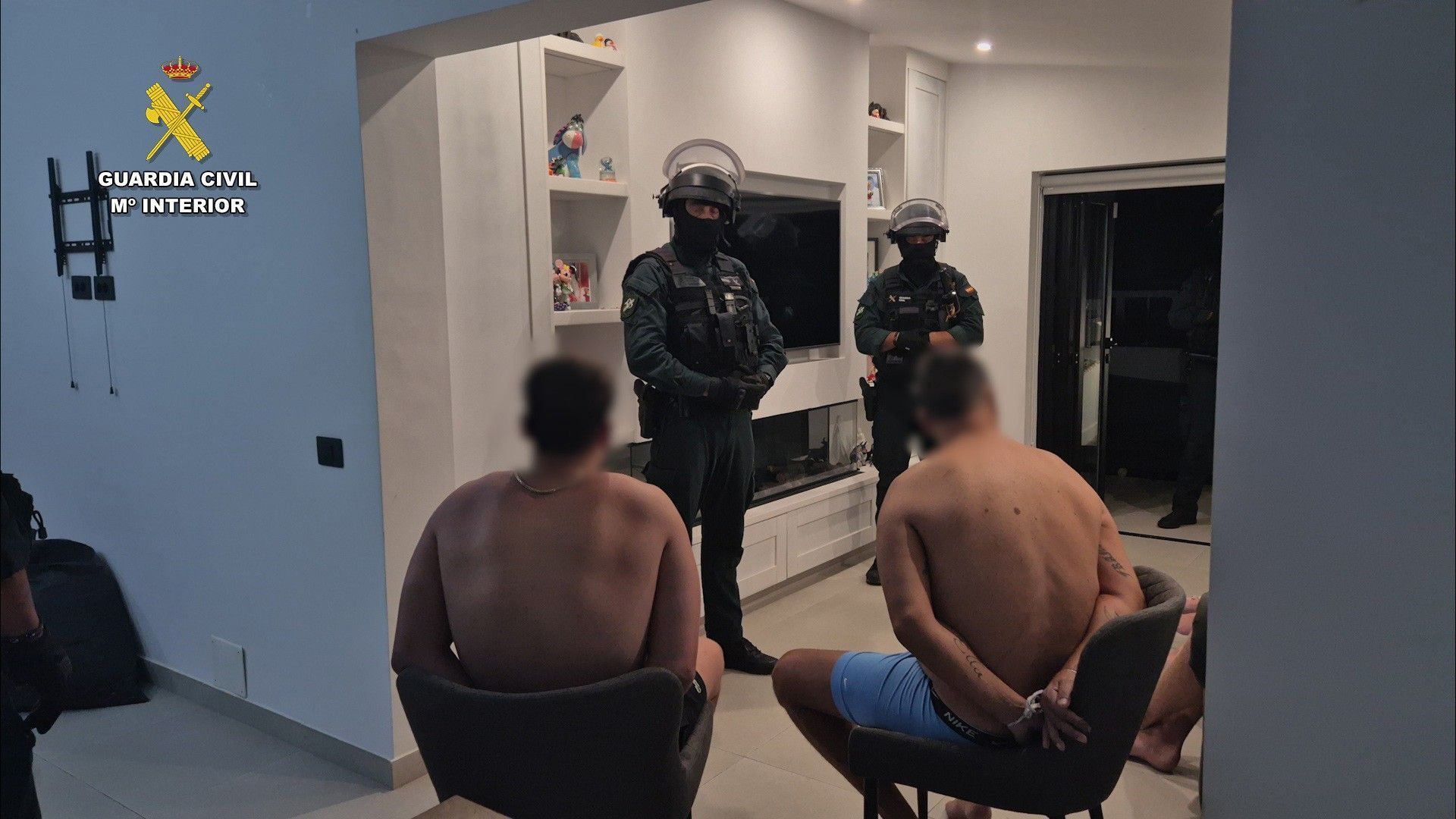 Un momento del operativo de la Guardia Civil en el sur de Tenerife Un momento del operativo de la Guardia Civil en el sur de Tenerife
