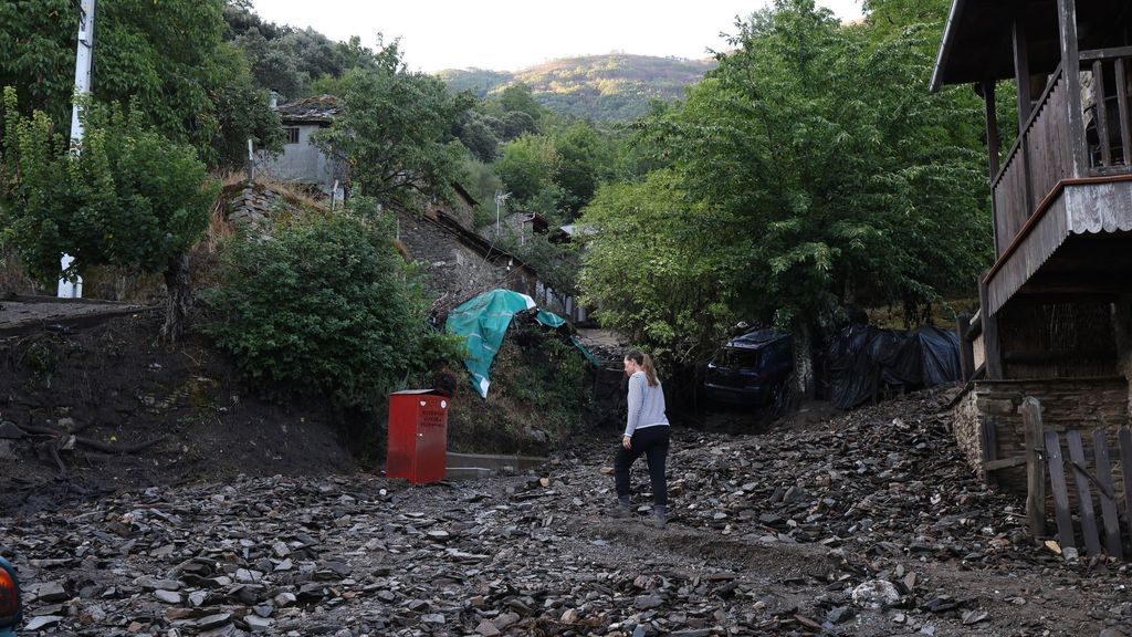 Los vecinos de Manzanedo de Valdueza acusan a los políticos de inacción y culpan de la riada a la desaparición del bosque